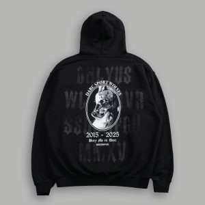 Wolf Blood Pierce Hoodie in Black