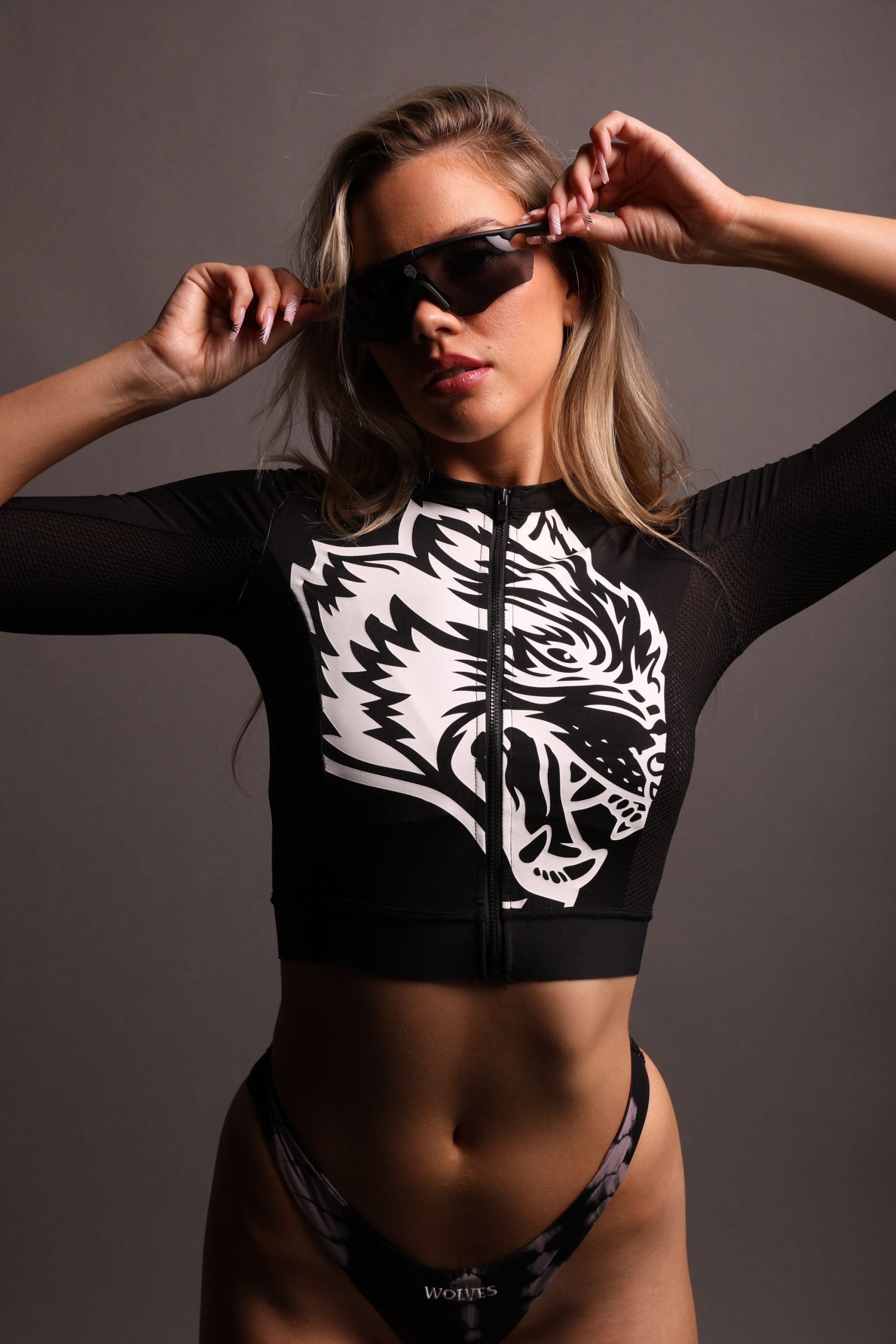 Big Wolf She Cycling Jersey in Black - Image 14