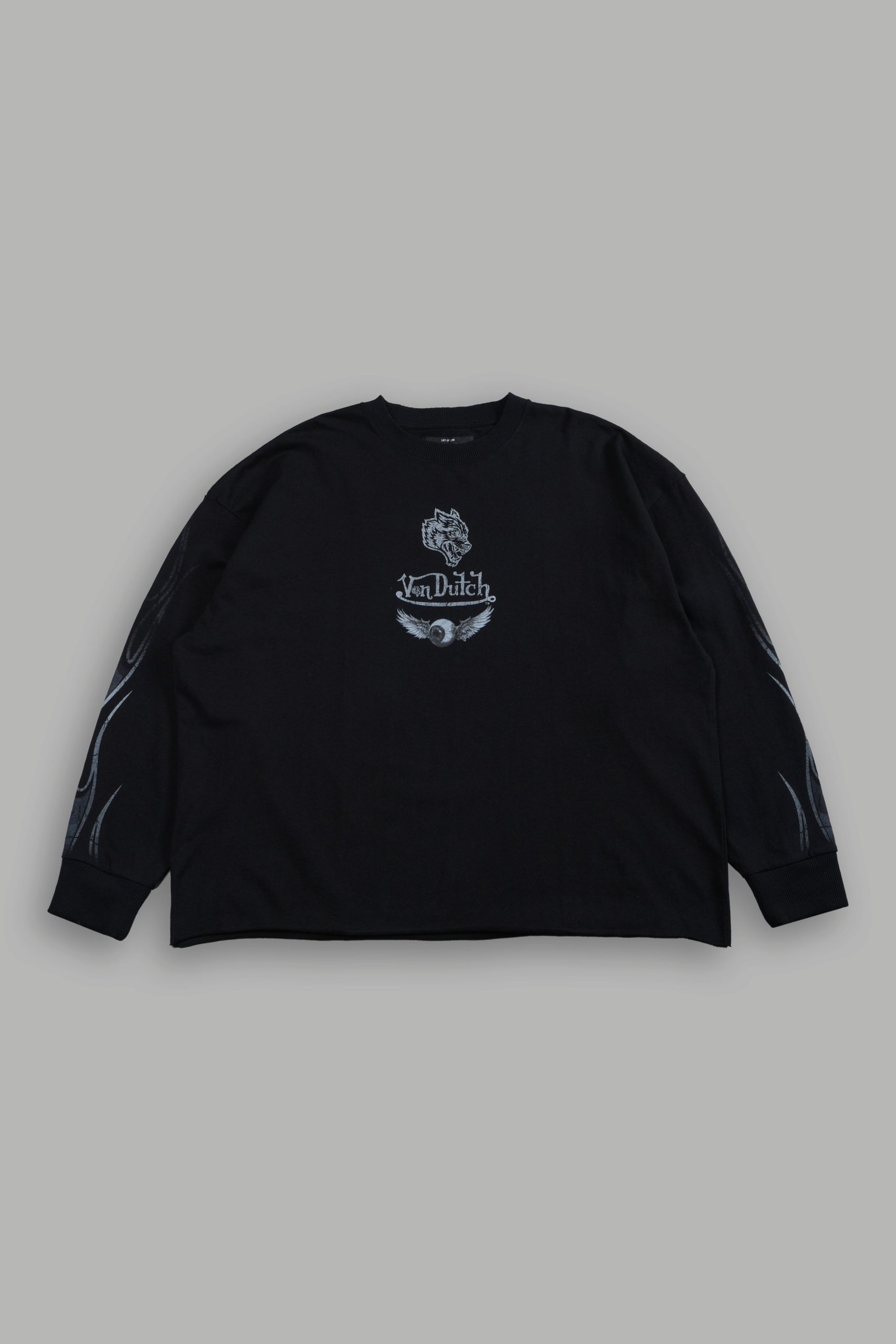 Take-Off Grunge Mid-Length Raw Hem LS Tee in Black - Image 3