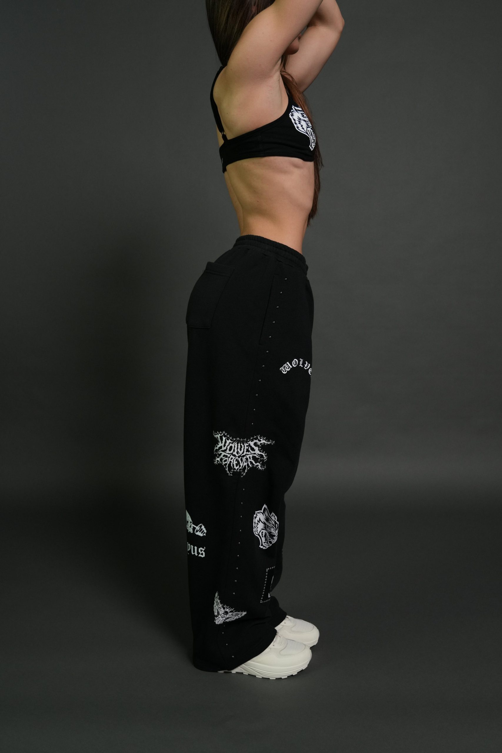 Give it Your All Yara Pleated Sweat Pants in Black - Image 4