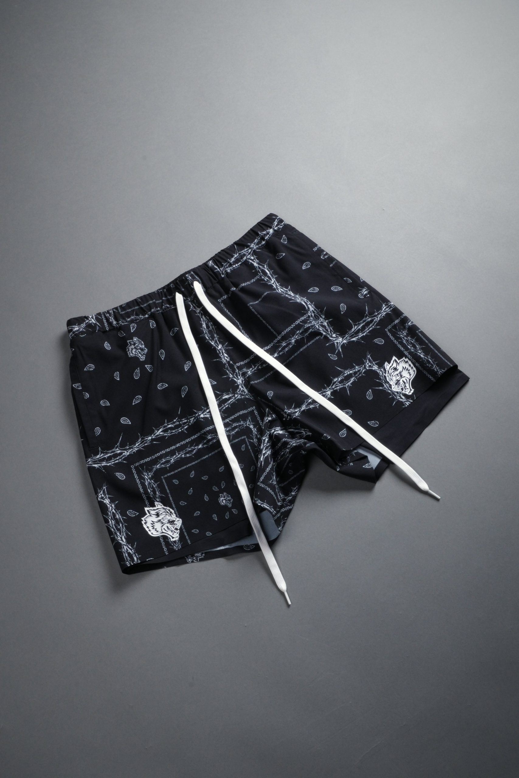 Dual Compression Shorts in Black/White Thorn Paisley - Image 6
