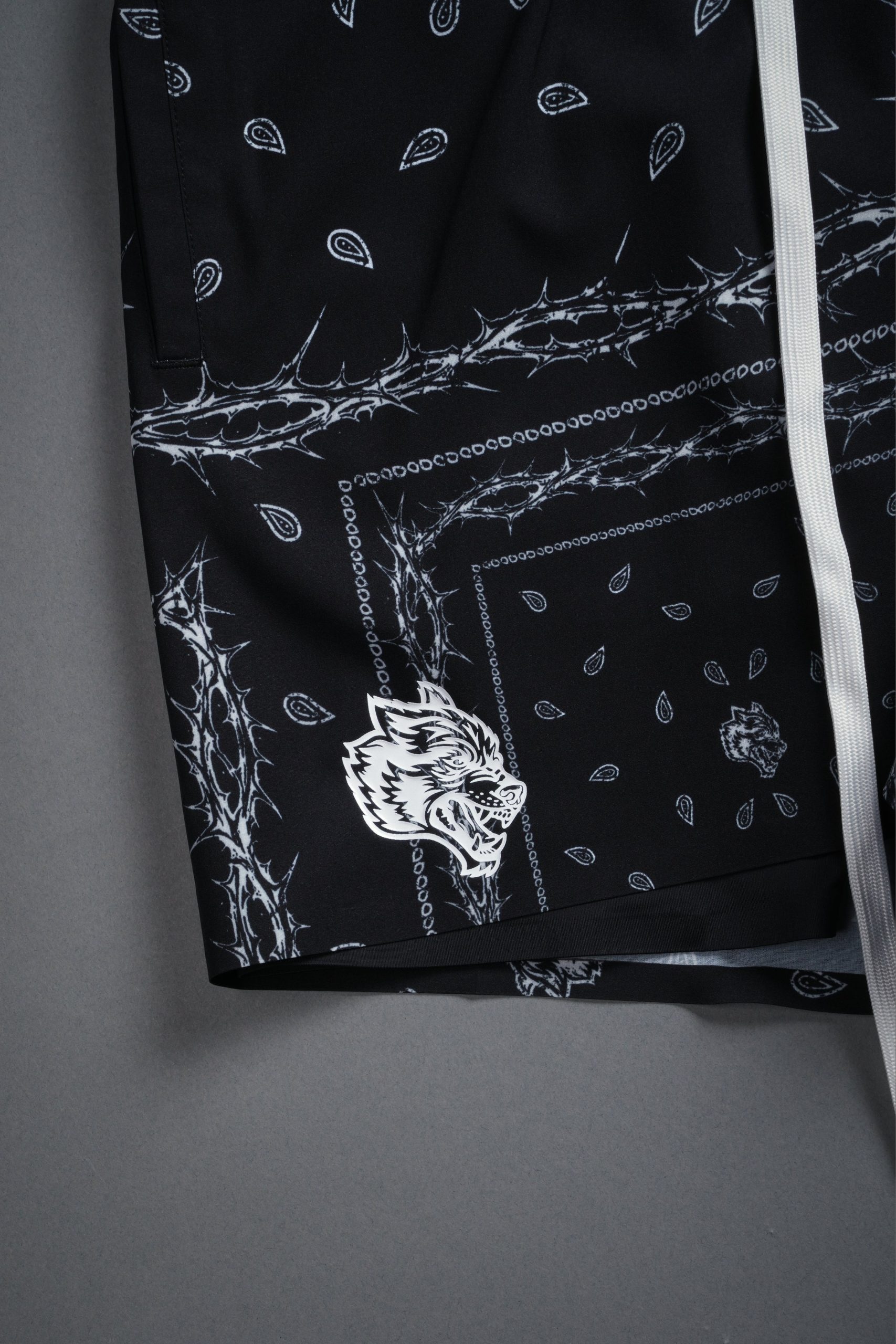Dual Compression Shorts in Black/White Thorn Paisley - Image 8