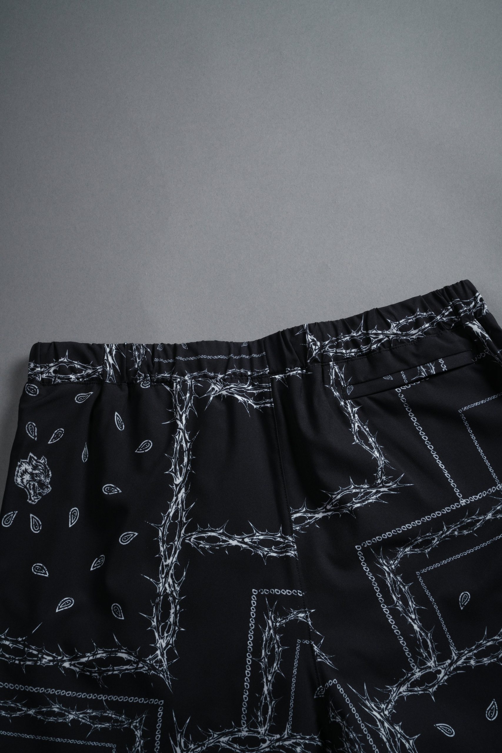 Dual Compression Shorts in Black/White Thorn Paisley - Image 10