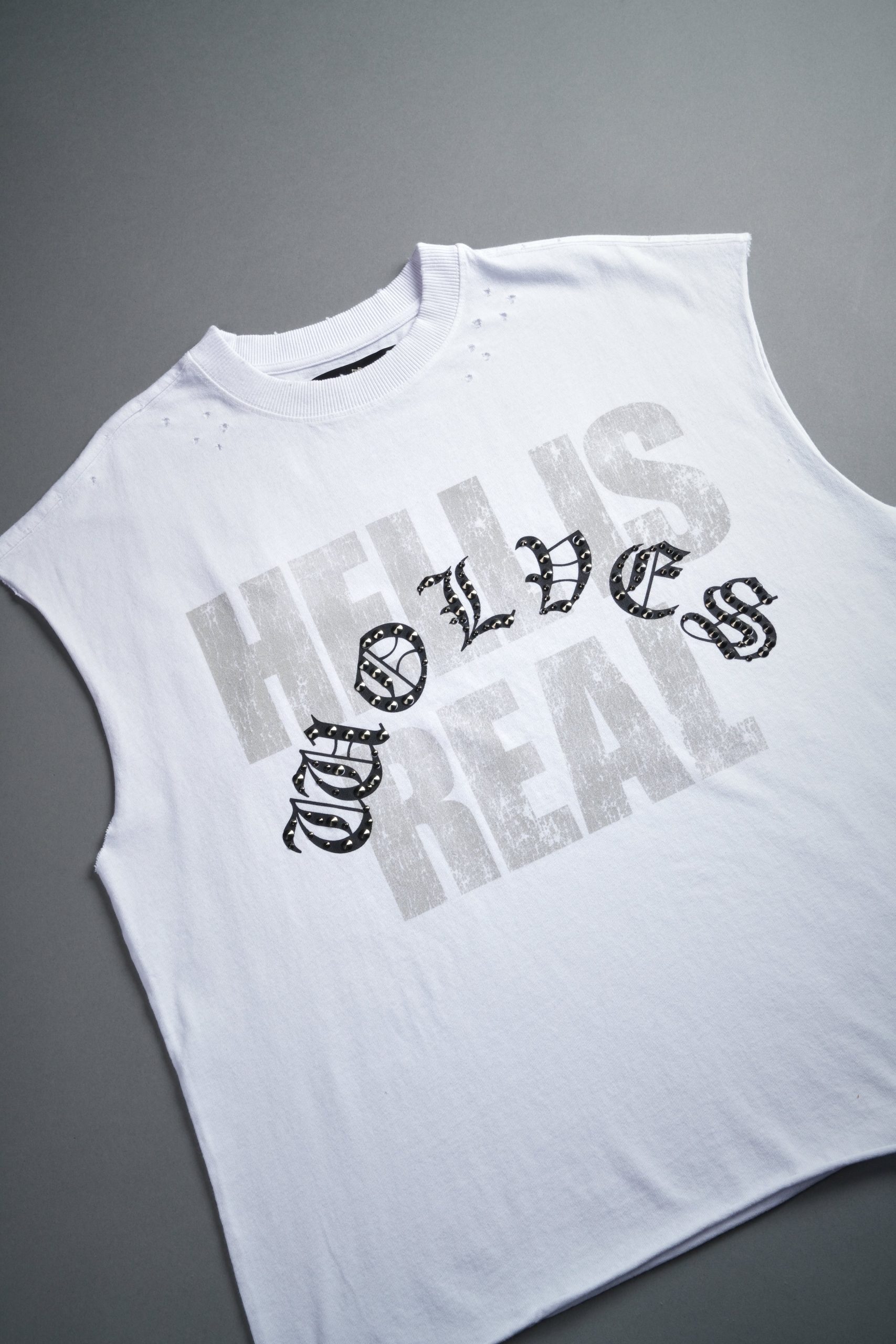 Hell is Real Distressed Grunge Mid-Length Raw Hem Muscle Tee in White - Image 7