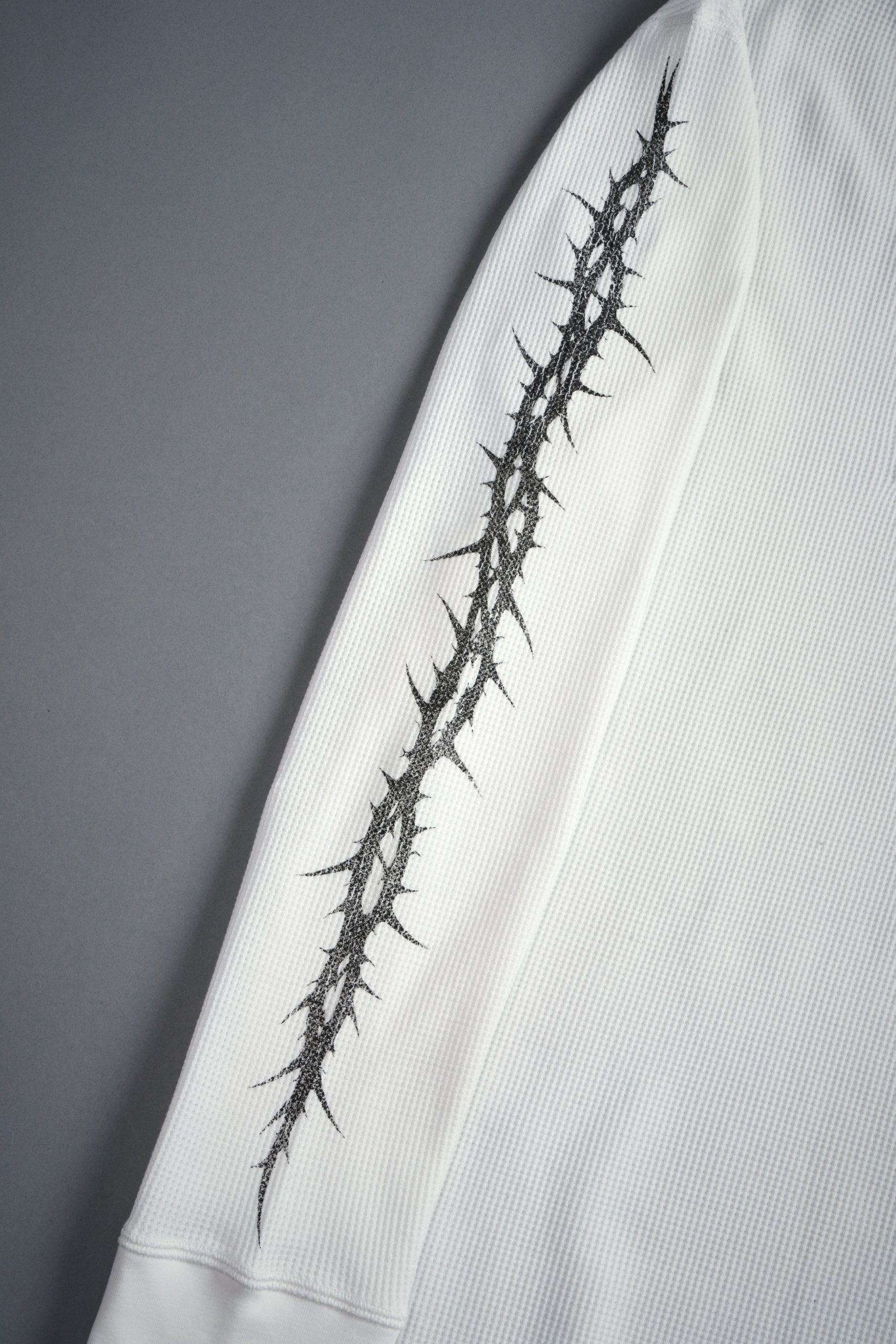 SSDDNFGU Thorns Lightweight Thermal in Cream - Image 8