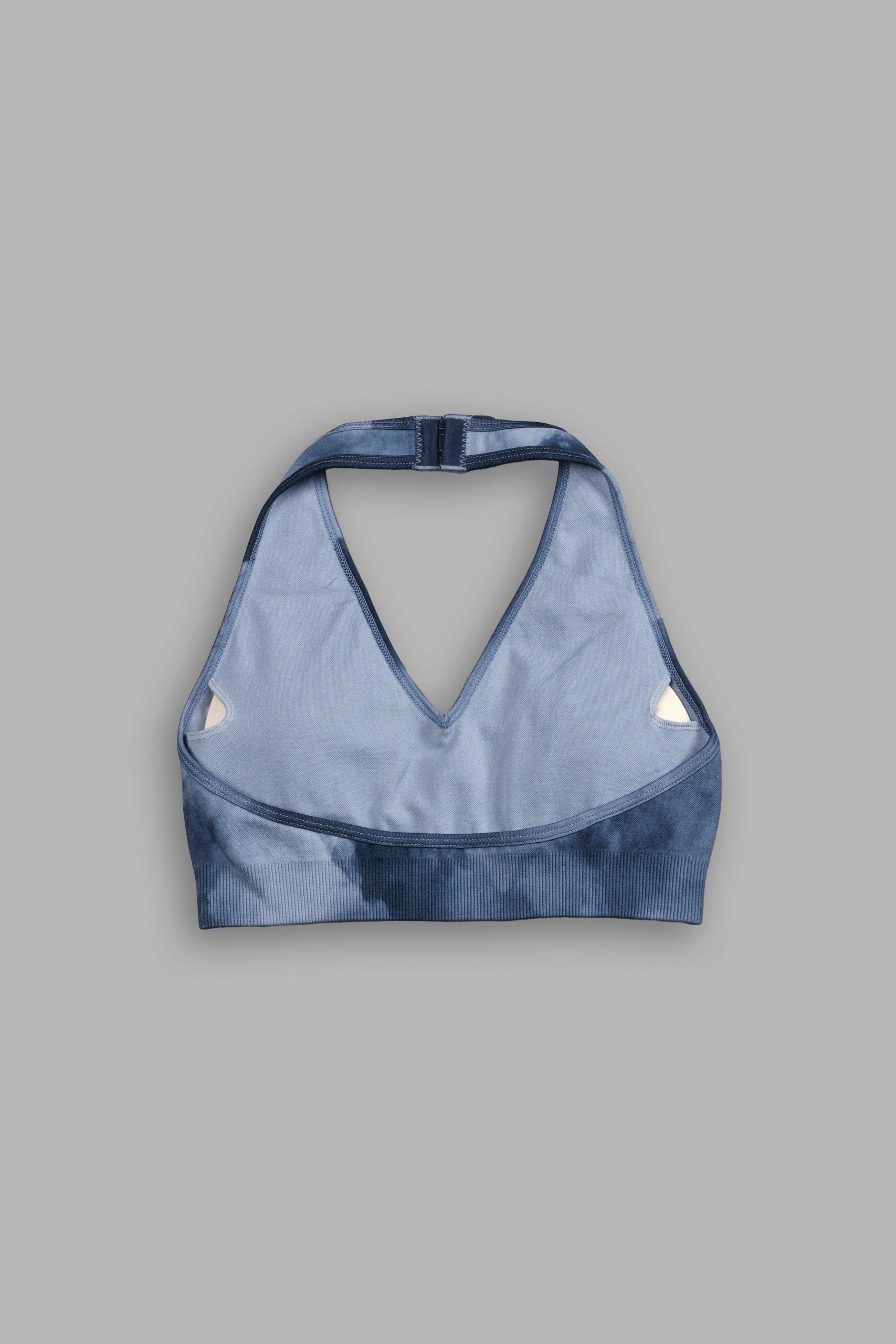 Wolves Pyramid Everson Seamless Halter Bra in Darc Blue Big Ghost Clouds - Image 4