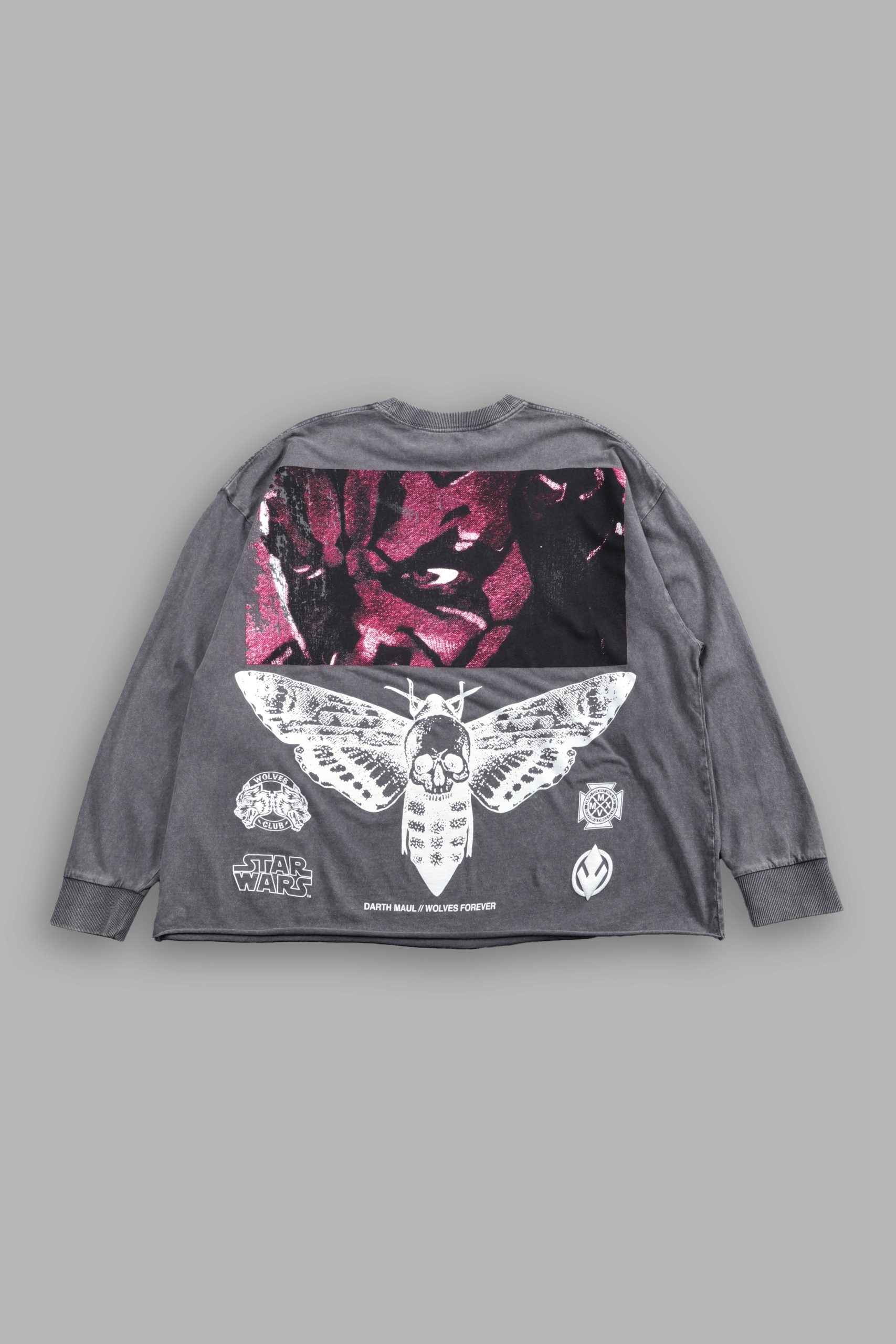 The Shadow Grunge Mid Length Raw Hem Ls Tee in Slate Gray