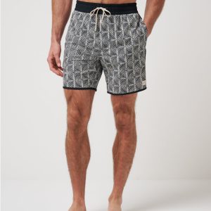 Sandswept Short 8In