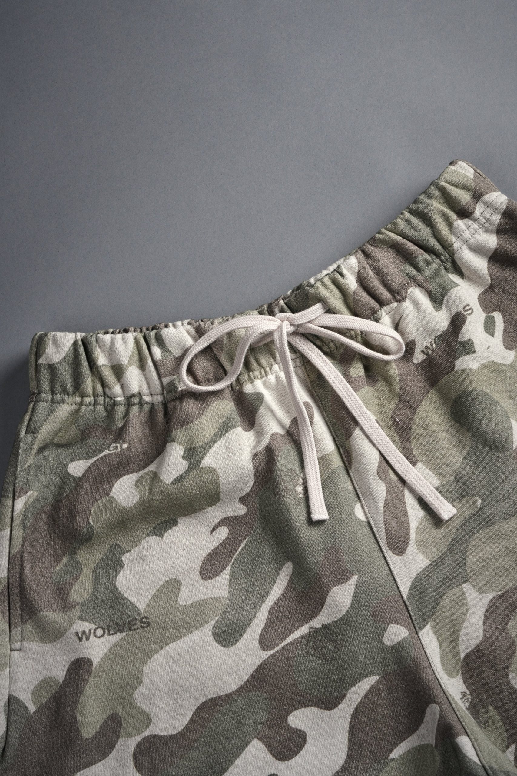 Rebel Heritage Grunge Oversized Raw Hem Post Lounge Sweat Shorts in DSVD Green Camo - Image 7