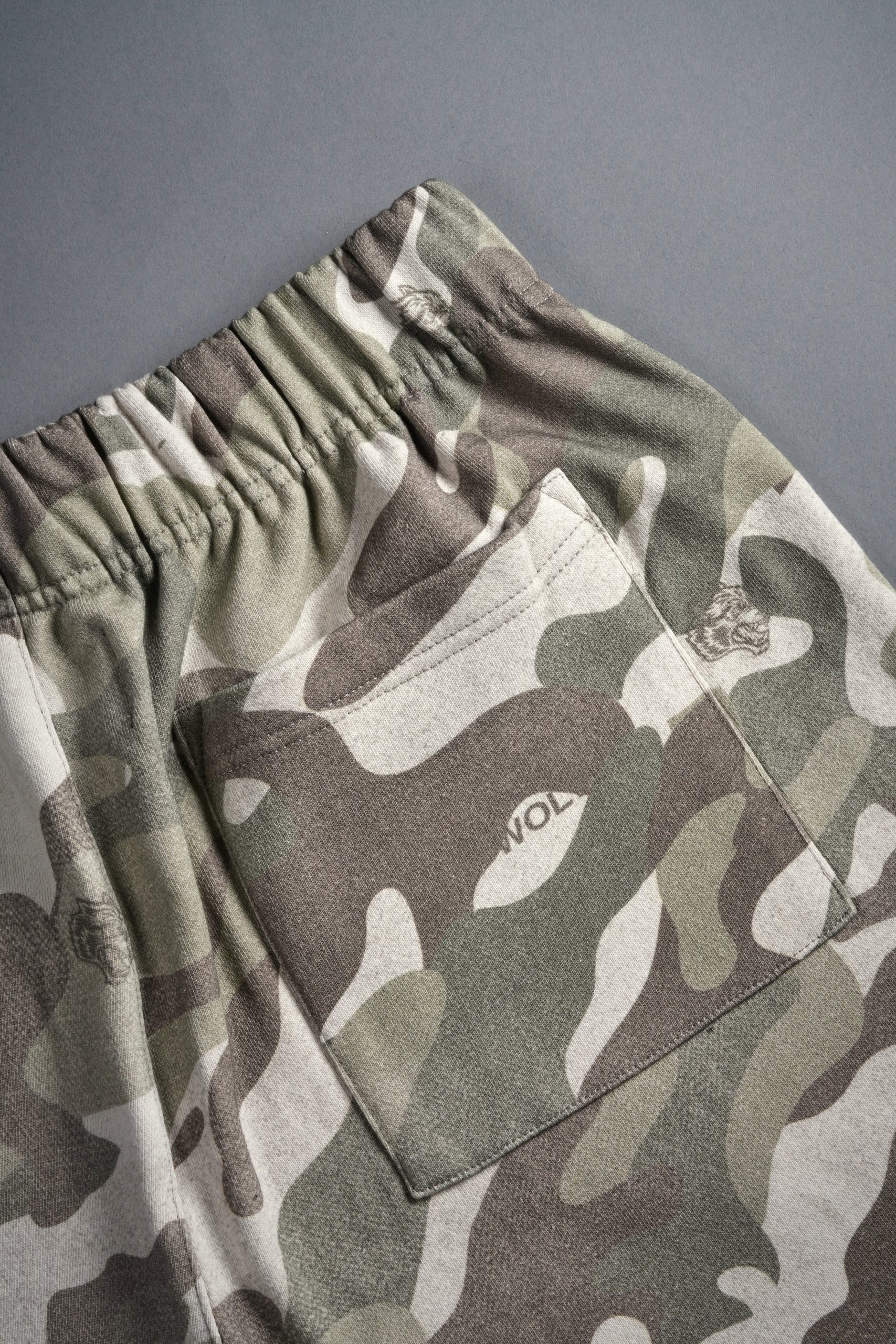 Rebel Heritage Grunge Oversized Raw Hem Post Lounge Sweat Shorts in DSVD Green Camo - Image 11