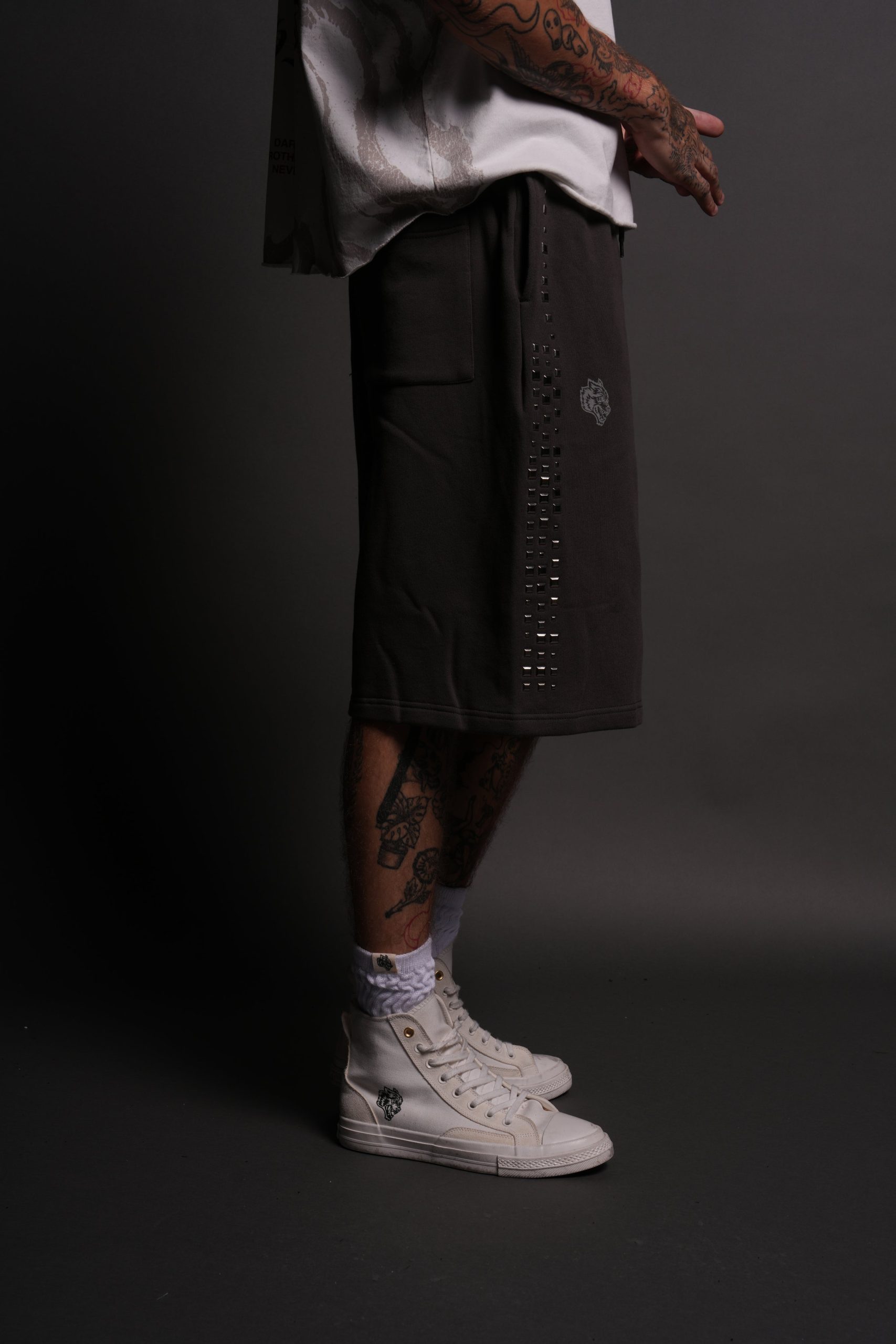 Dual Stud Oversized Osiris Sweat Shorts in Wolf Gray - Image 5