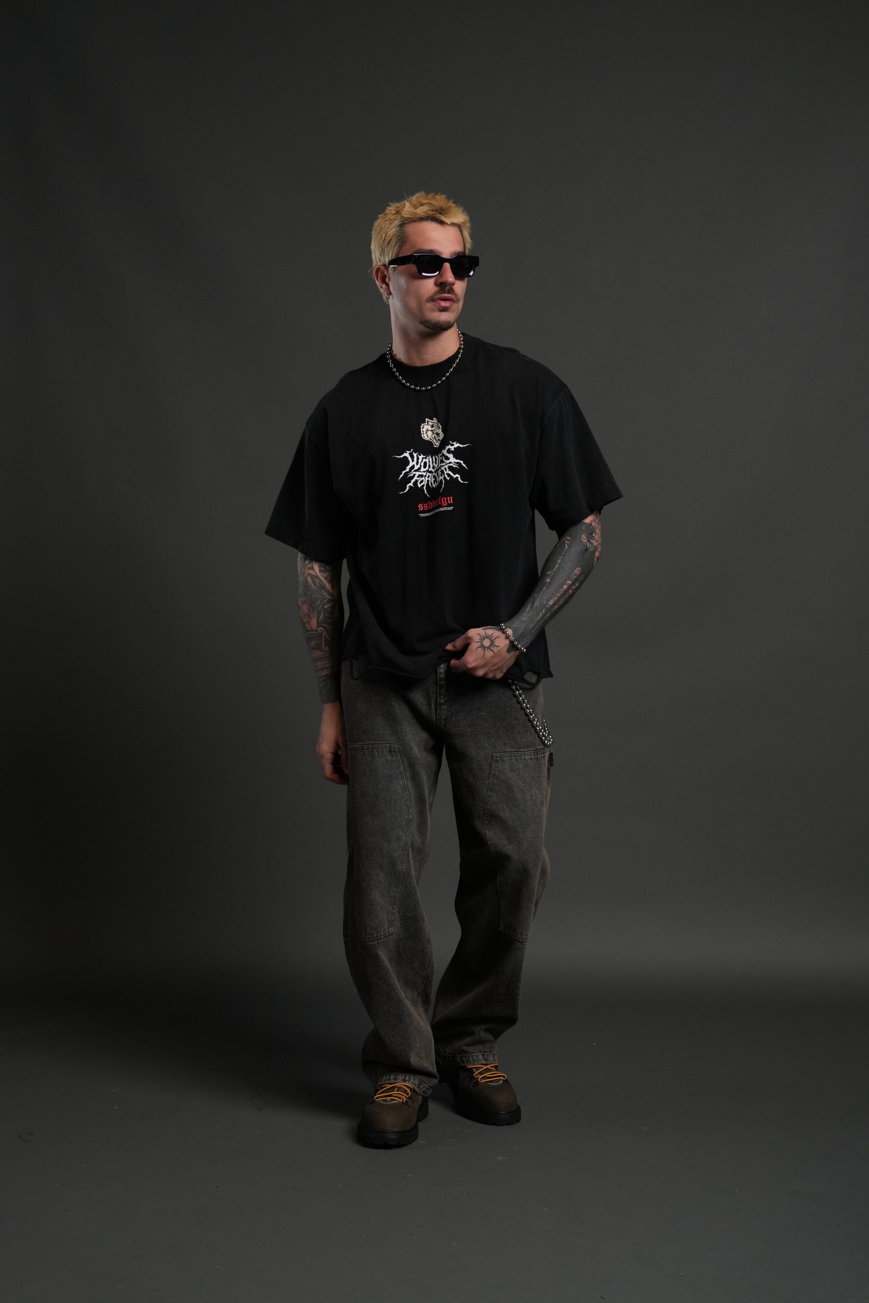 Mori Rose Distressed Grunge Tee in Black Drift Wash - Image 5