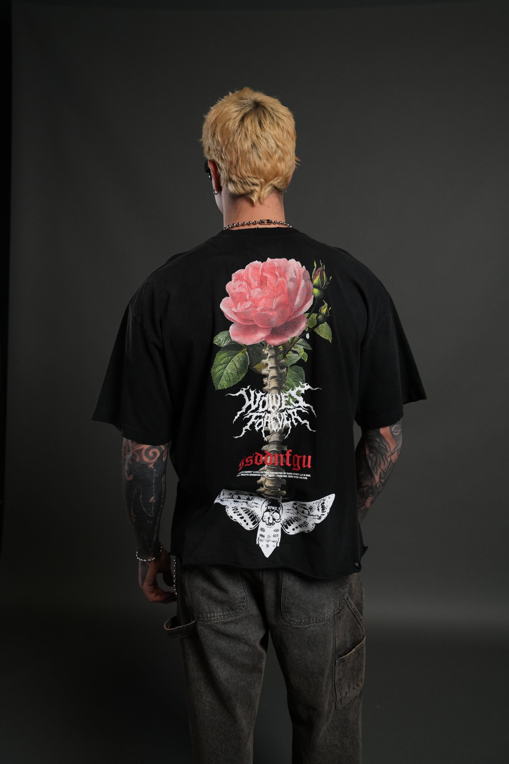 Mori Rose Distressed Grunge Tee in Black Drift Wash - Image 4