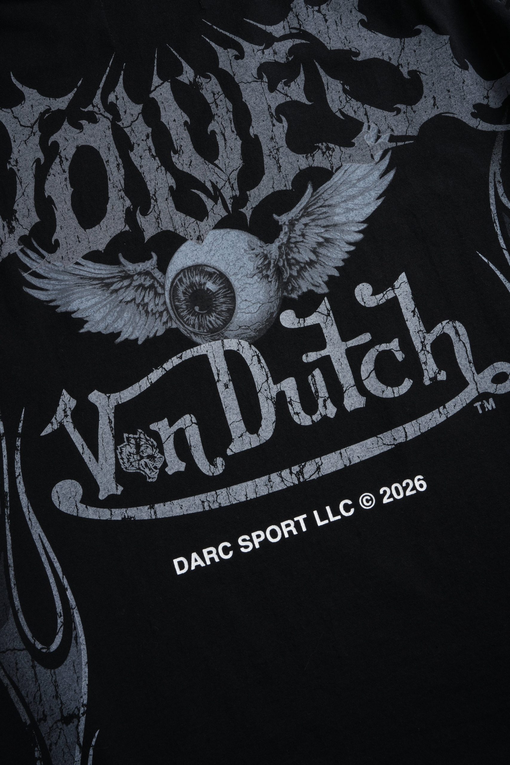 Take-Off Grunge Mid-Length Raw Hem LS Tee in Black - Image 10