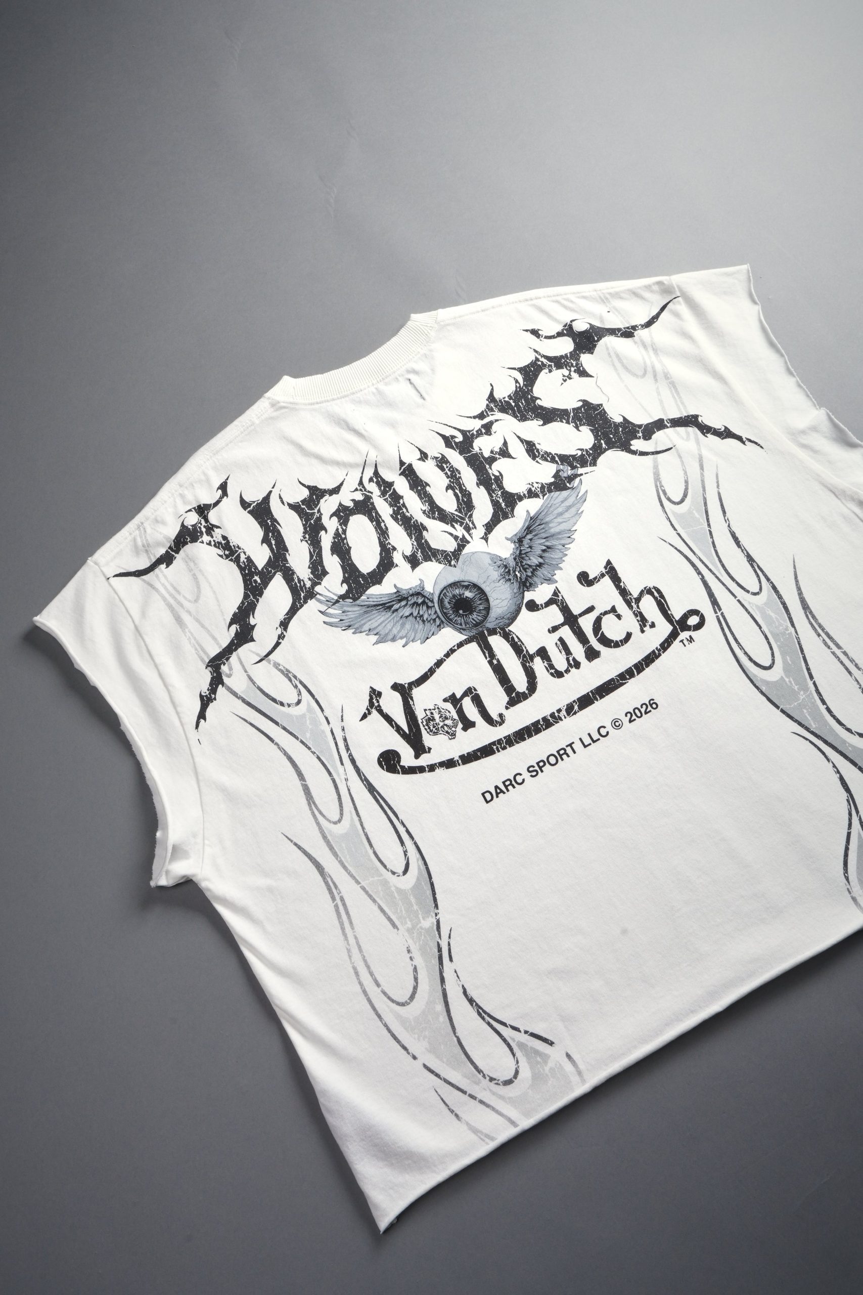 Take-Off Grunge Cut-Off Mid-Length Raw Hem Tee in Cream - Image 7