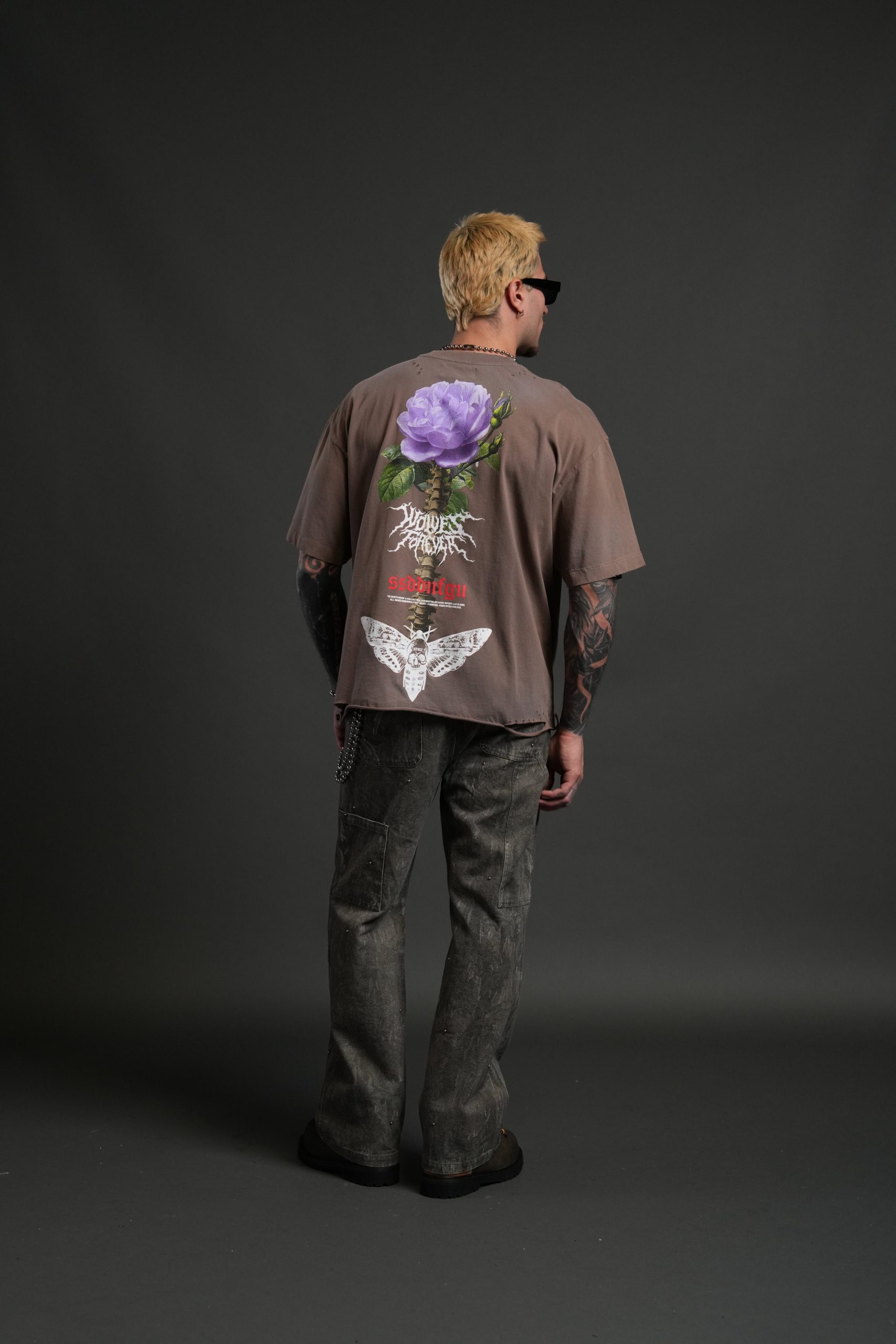 Mori Rose Distressed Grunge Tee in Mojave Brown Drift Wash - Image 6