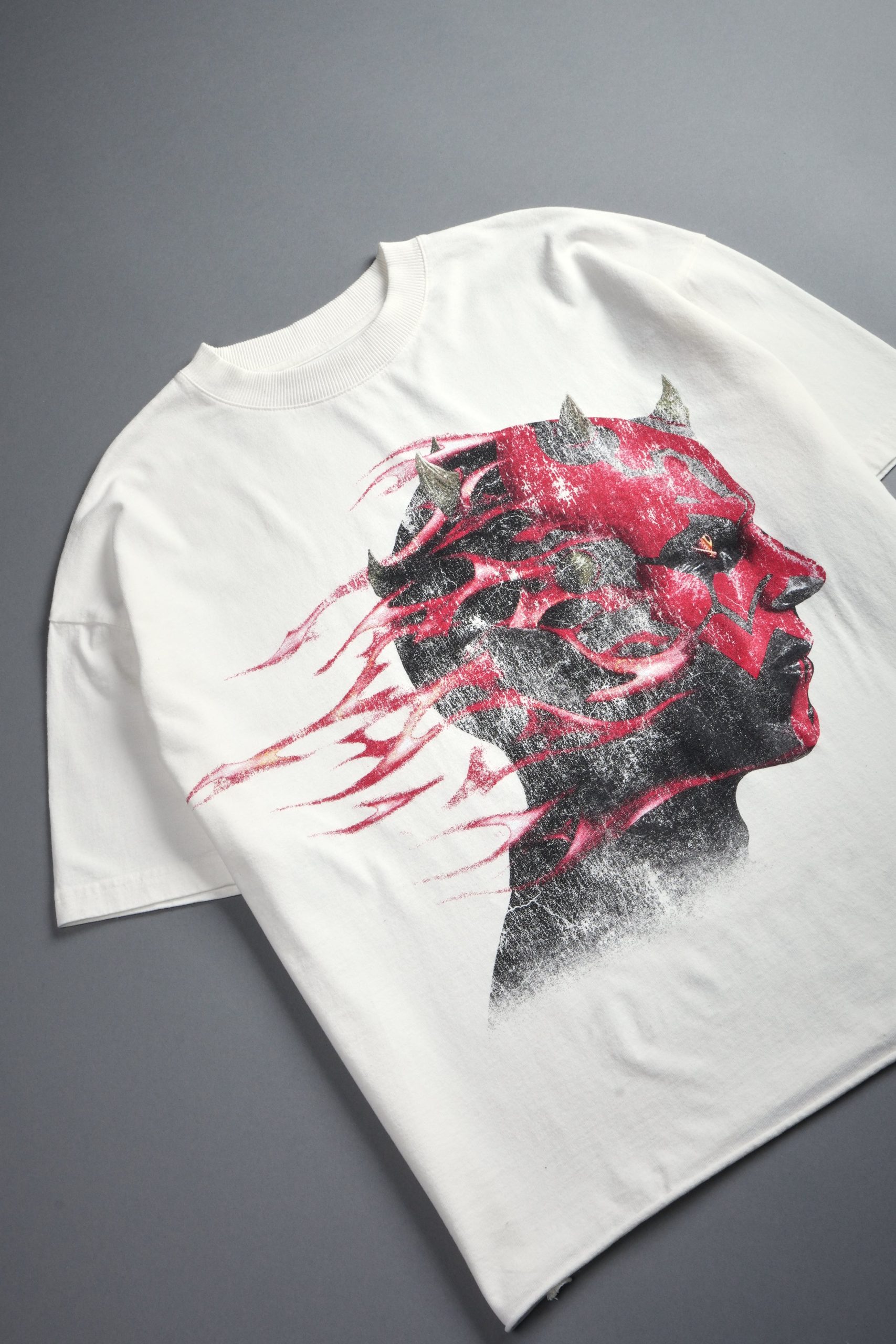 Sith Inferno Grunge Mid Length Raw Hem Tee in Cream - Image 10