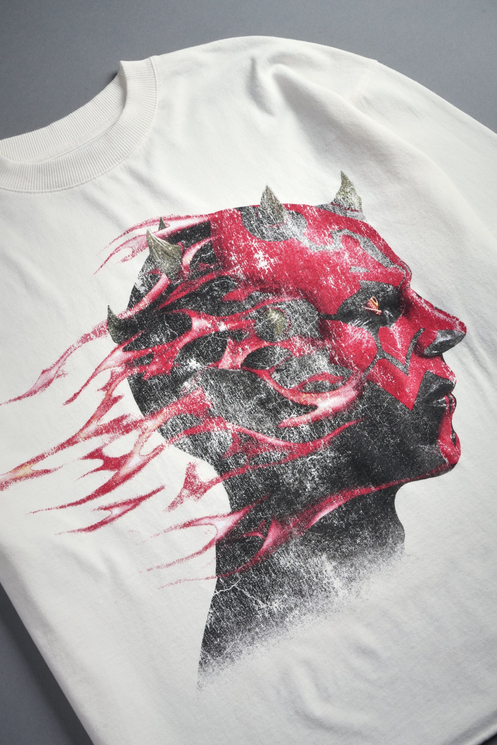Sith Inferno Grunge Mid Length Raw Hem Tee in Cream - Image 11