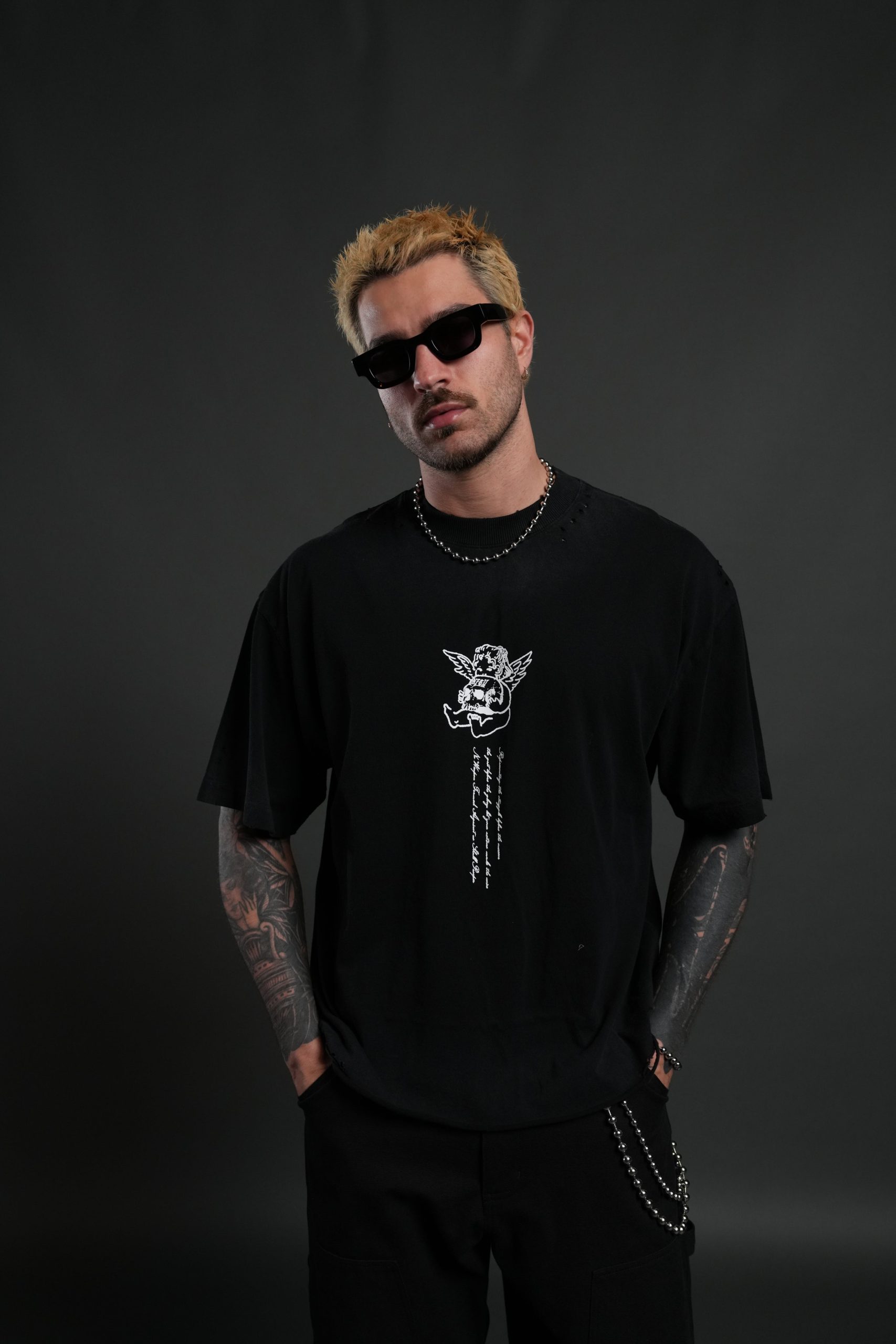 Mi Corazon Distressed Grunge Tee in Black Drift Wash - Image 2