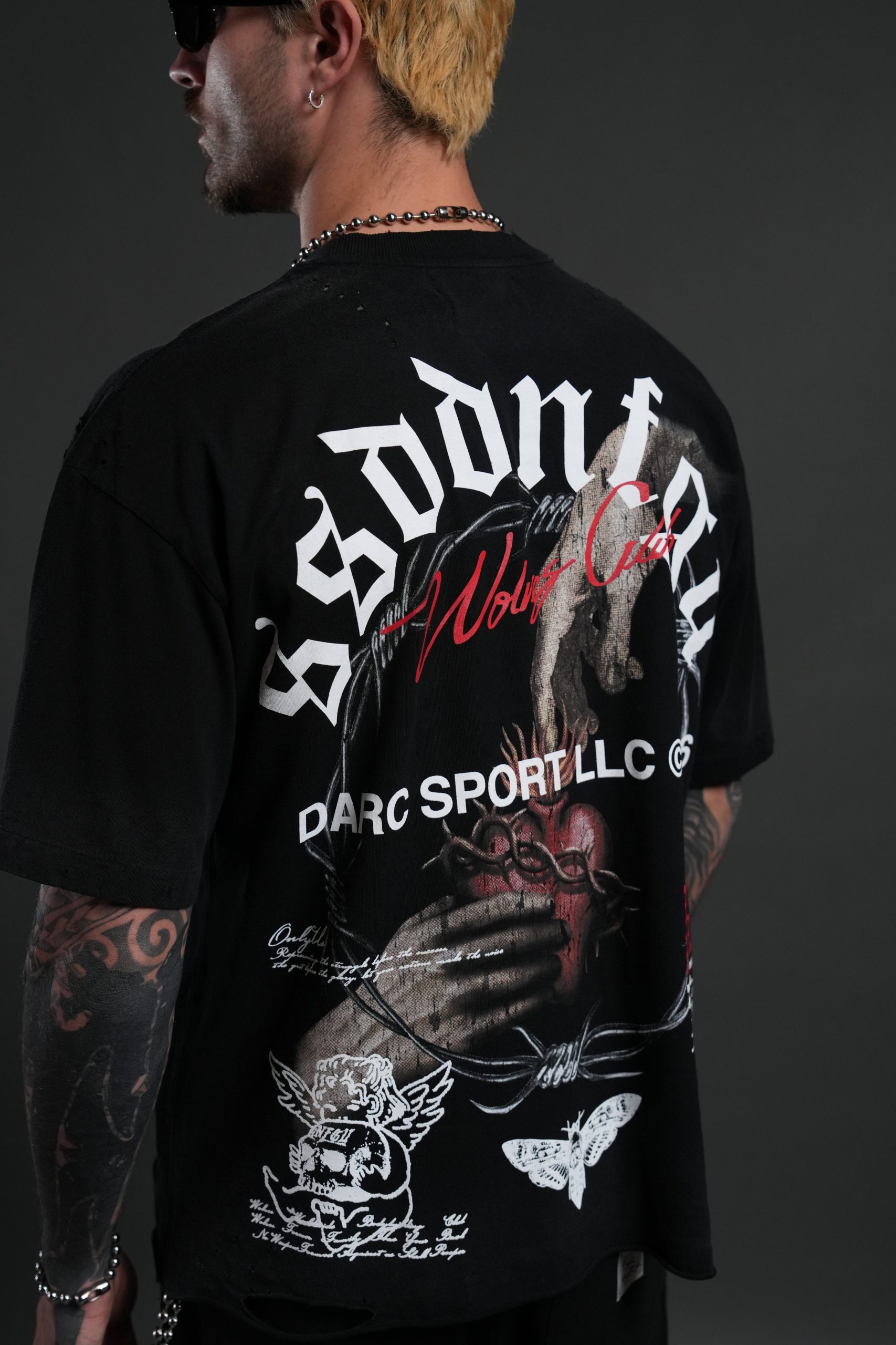 Mi Corazon Distressed Grunge Tee in Black Drift Wash - Image 8
