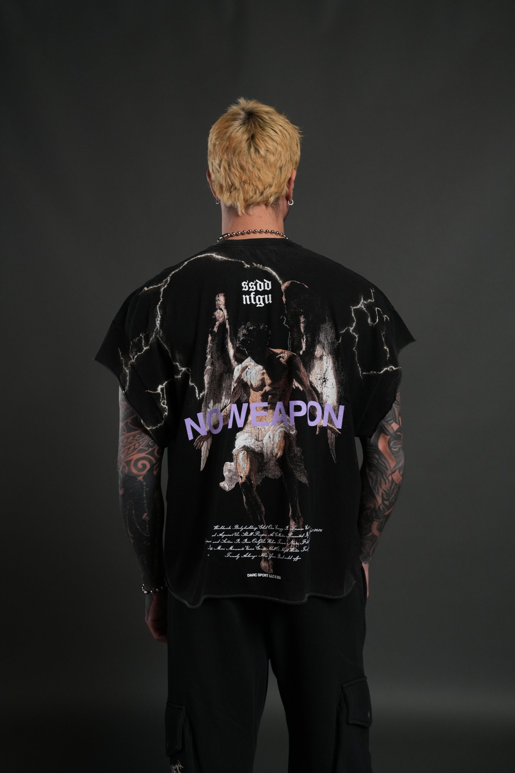 Fallen Angel Grunge Cut-Off Tee in Black - Image 4