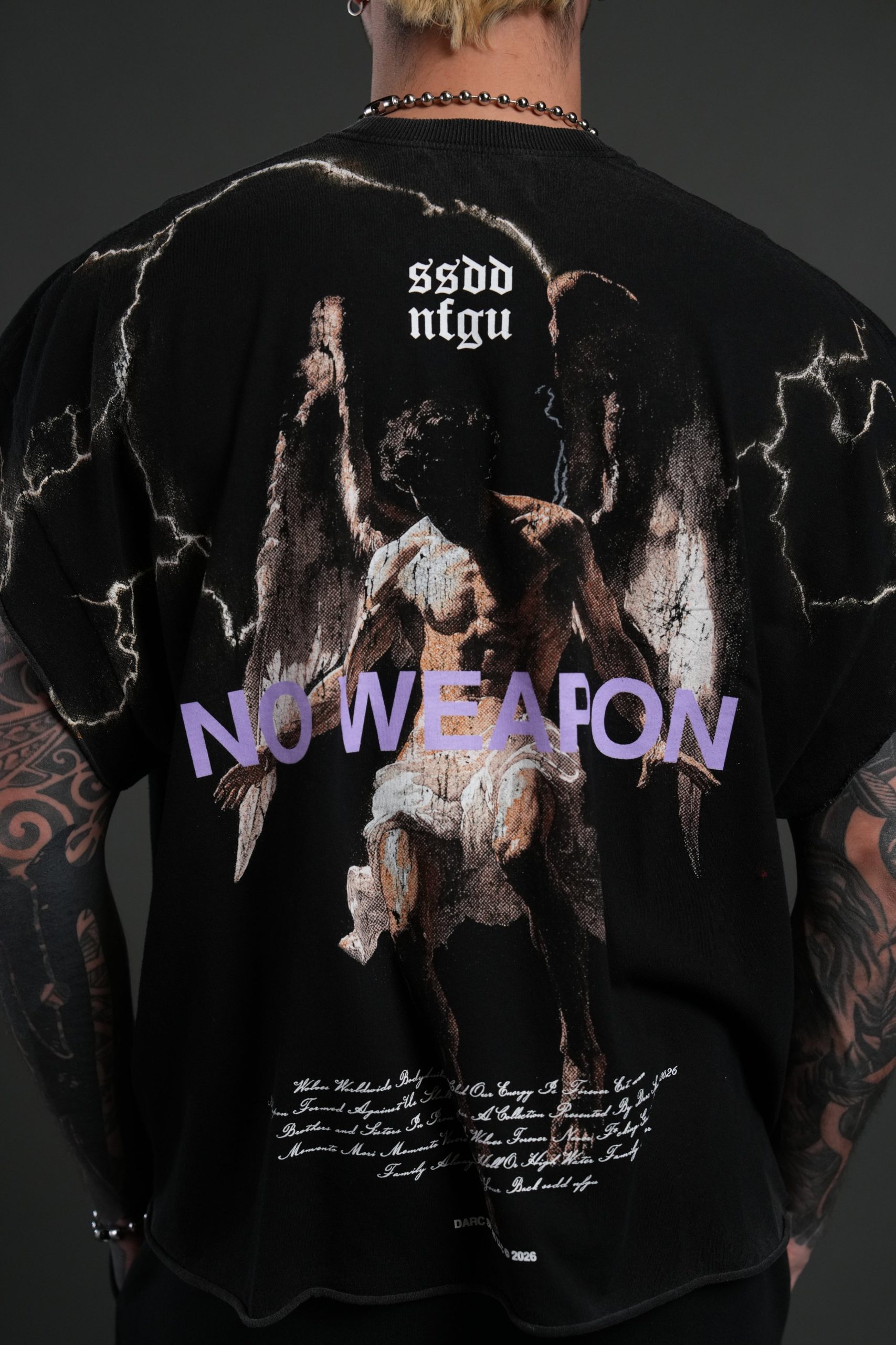 Fallen Angel Grunge Cut-Off Tee in Black - Image 8