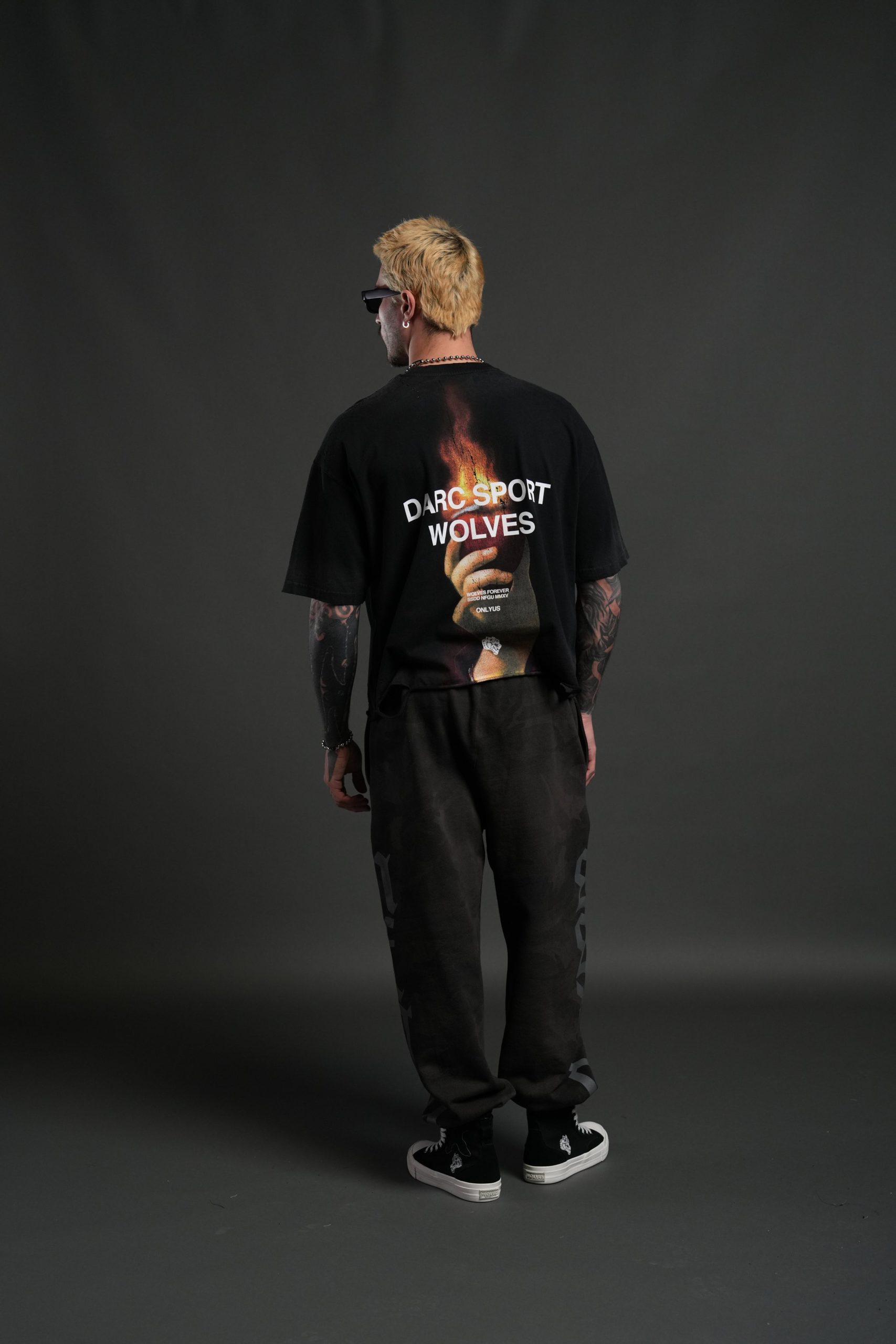 Sangrado Distressed Grunge Box Cut Tee in Black Drift Wash - Image 6