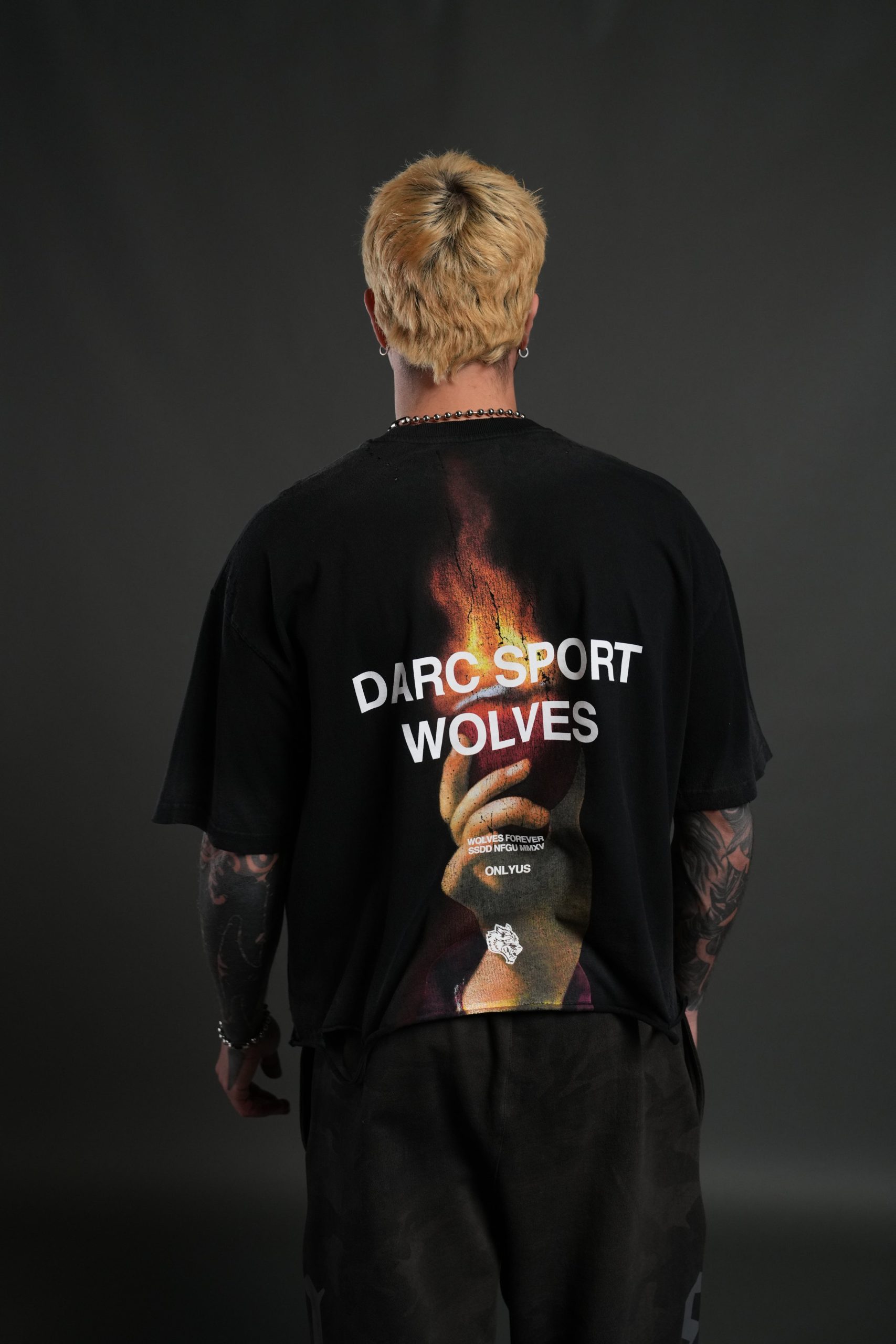 Sangrado Distressed Grunge Box Cut Tee in Black Drift Wash - Image 4