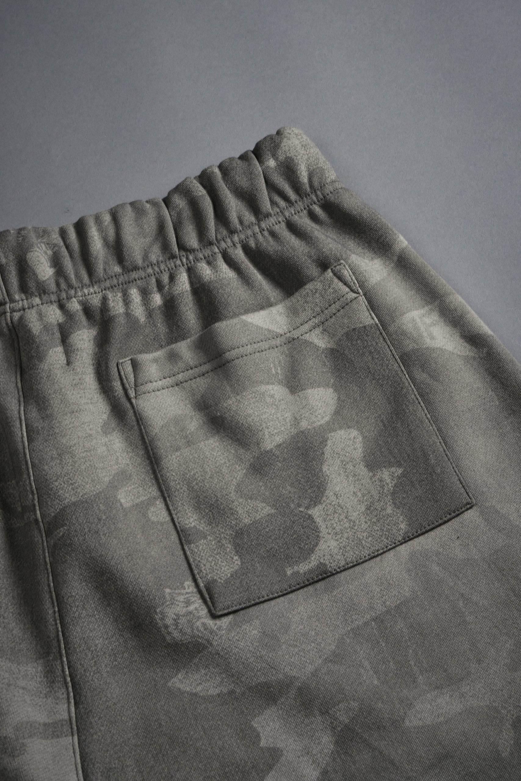 Dual Oversized Post Lounge Sweat Shorts in Lush Vintage Woodland Camo - Image 3