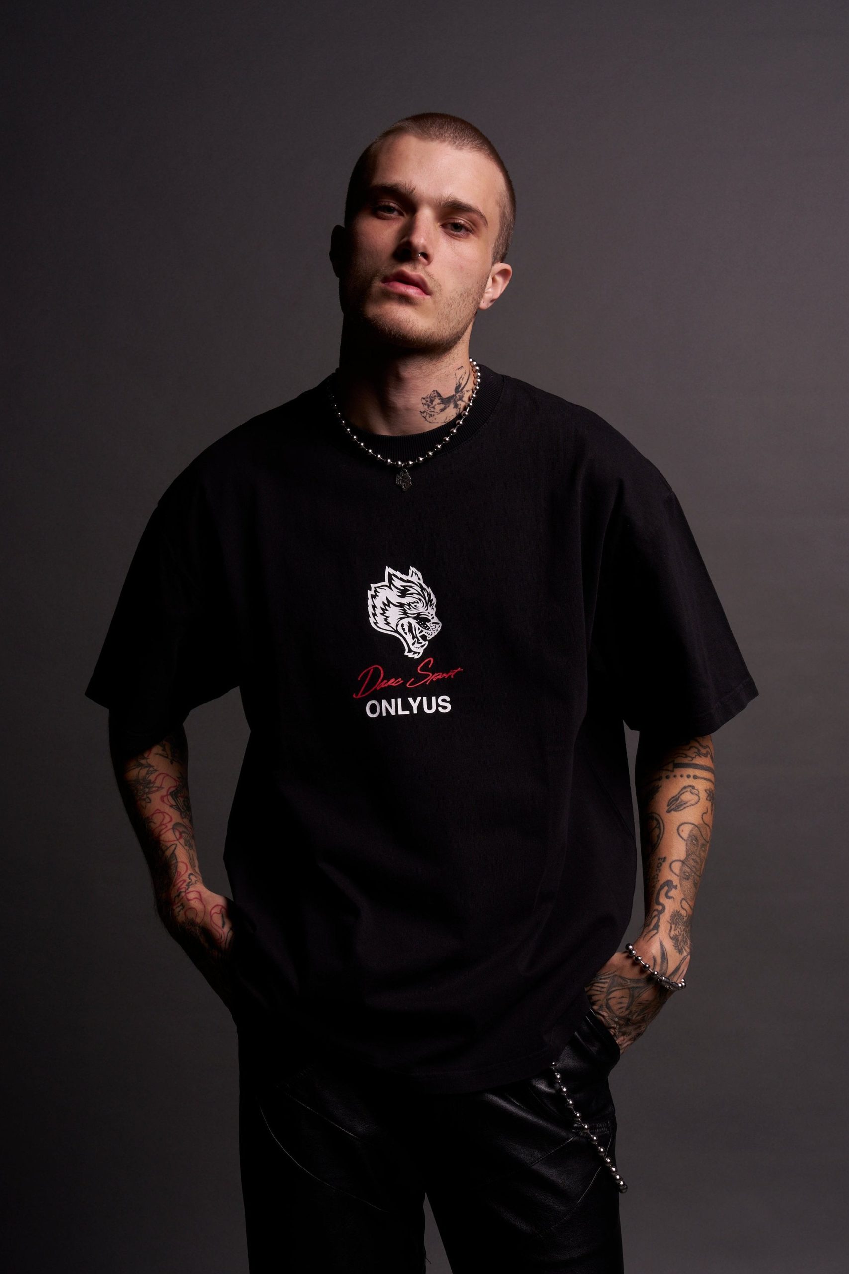 Maul And The Moth Grunge Tee in Black - Image 2