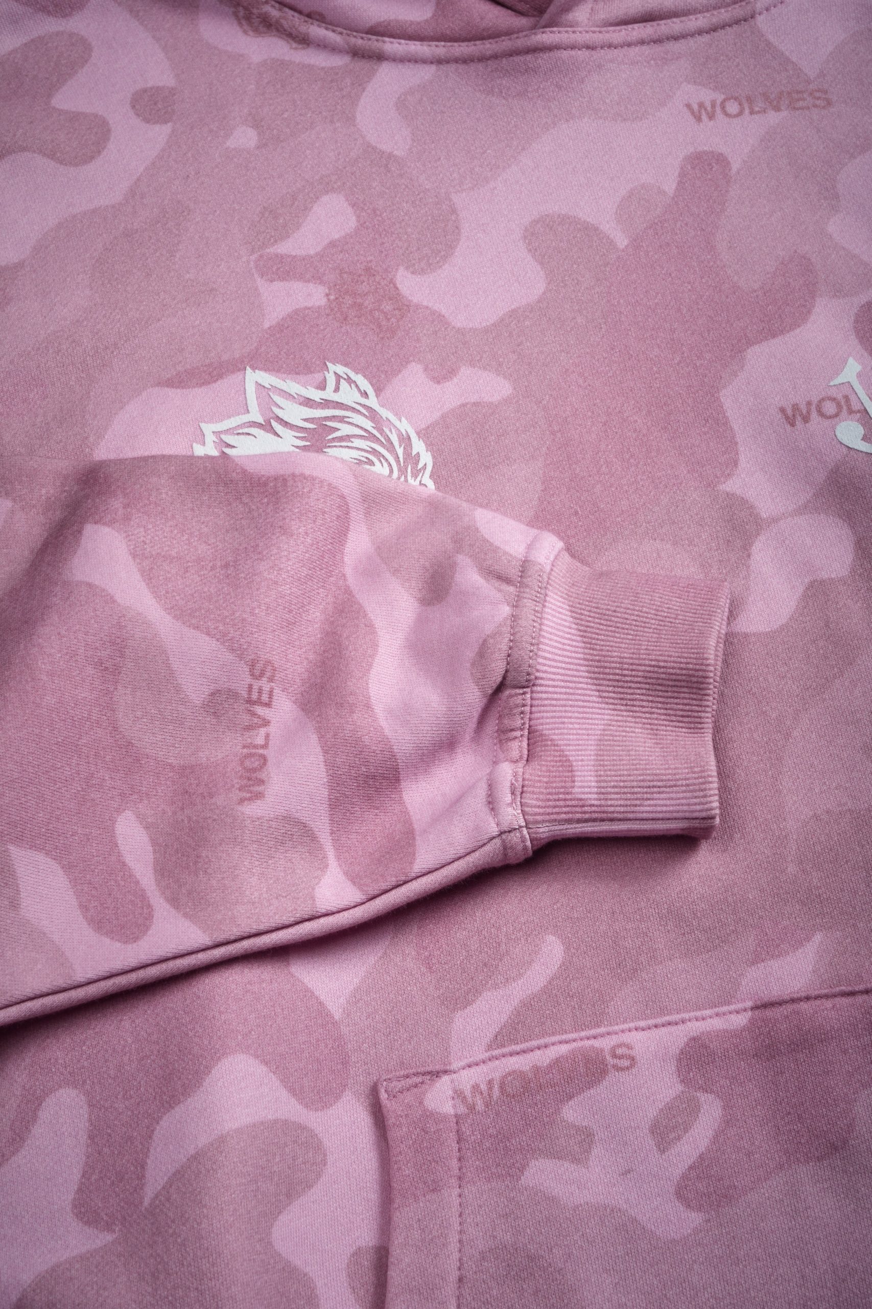 Von Wild Pierce Hoodie in Dsvd Bubblegum Camo - Image 16