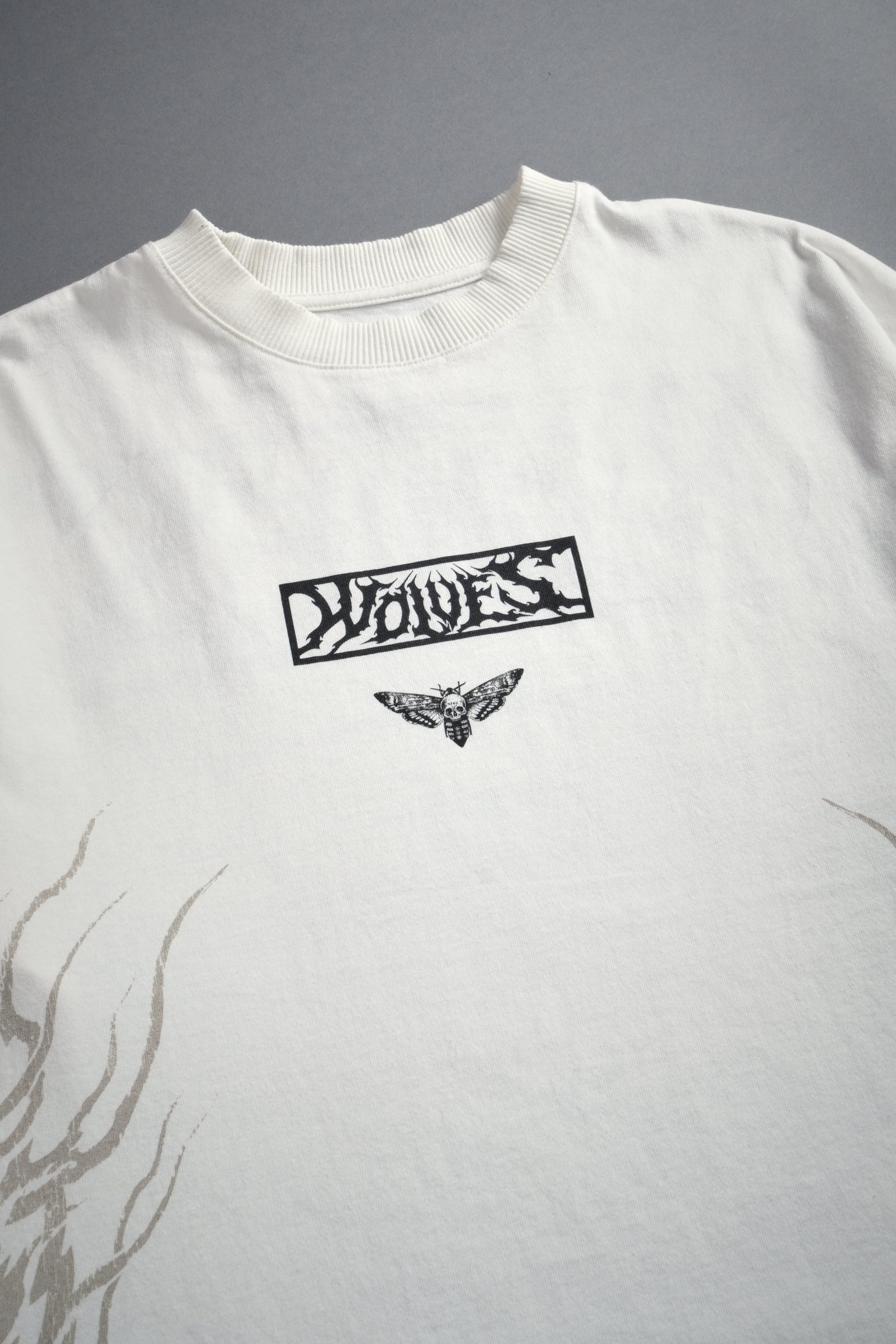 Death's-Head Grunge Mid Length Raw Hem Tee in Cream - Image 9