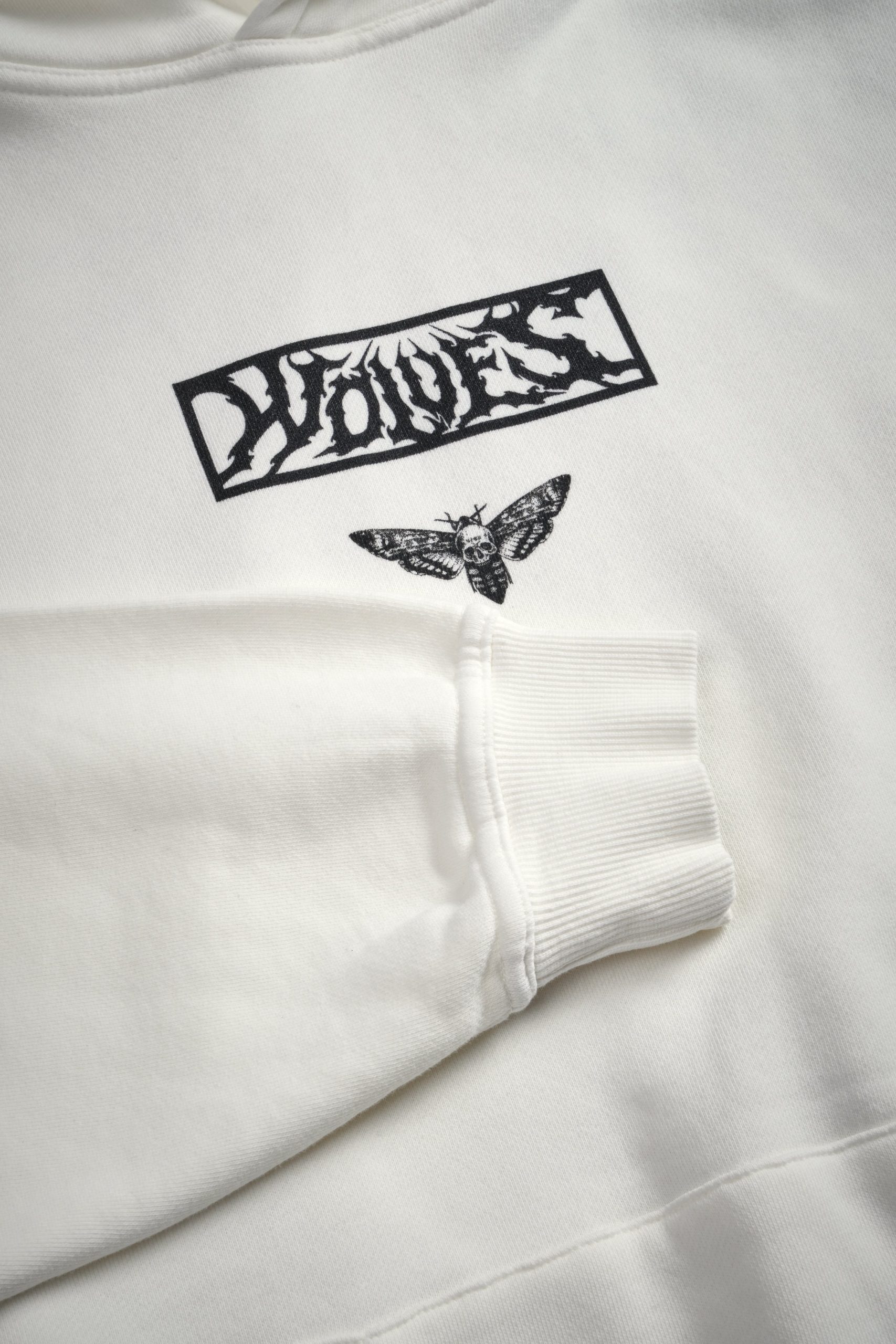 Death's-Head Pierce Hoodie in Cream - Image 9