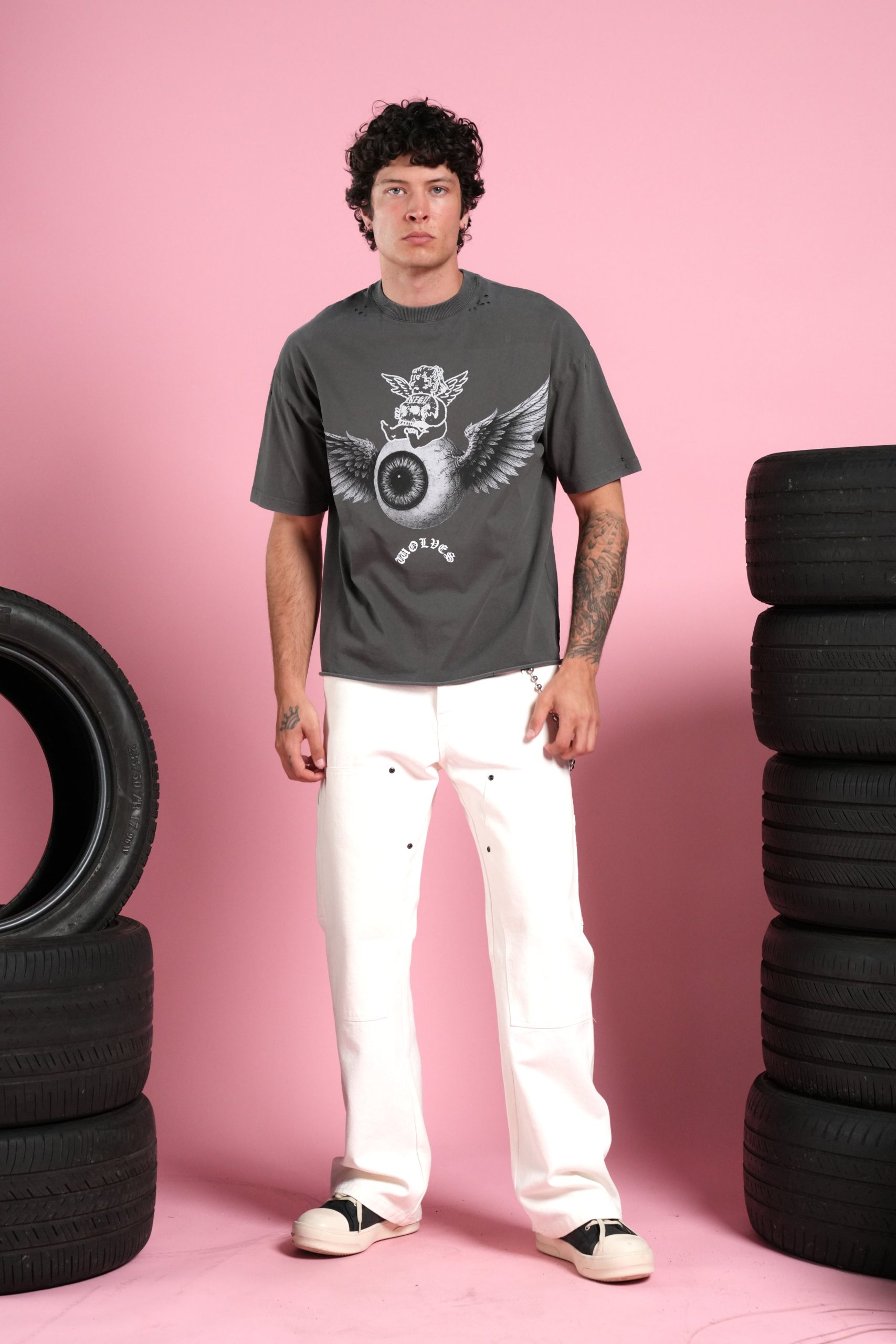 Flight Club Distressed Grunge Mid-Length Raw Hem Tee in Wolf Gray - Image 5