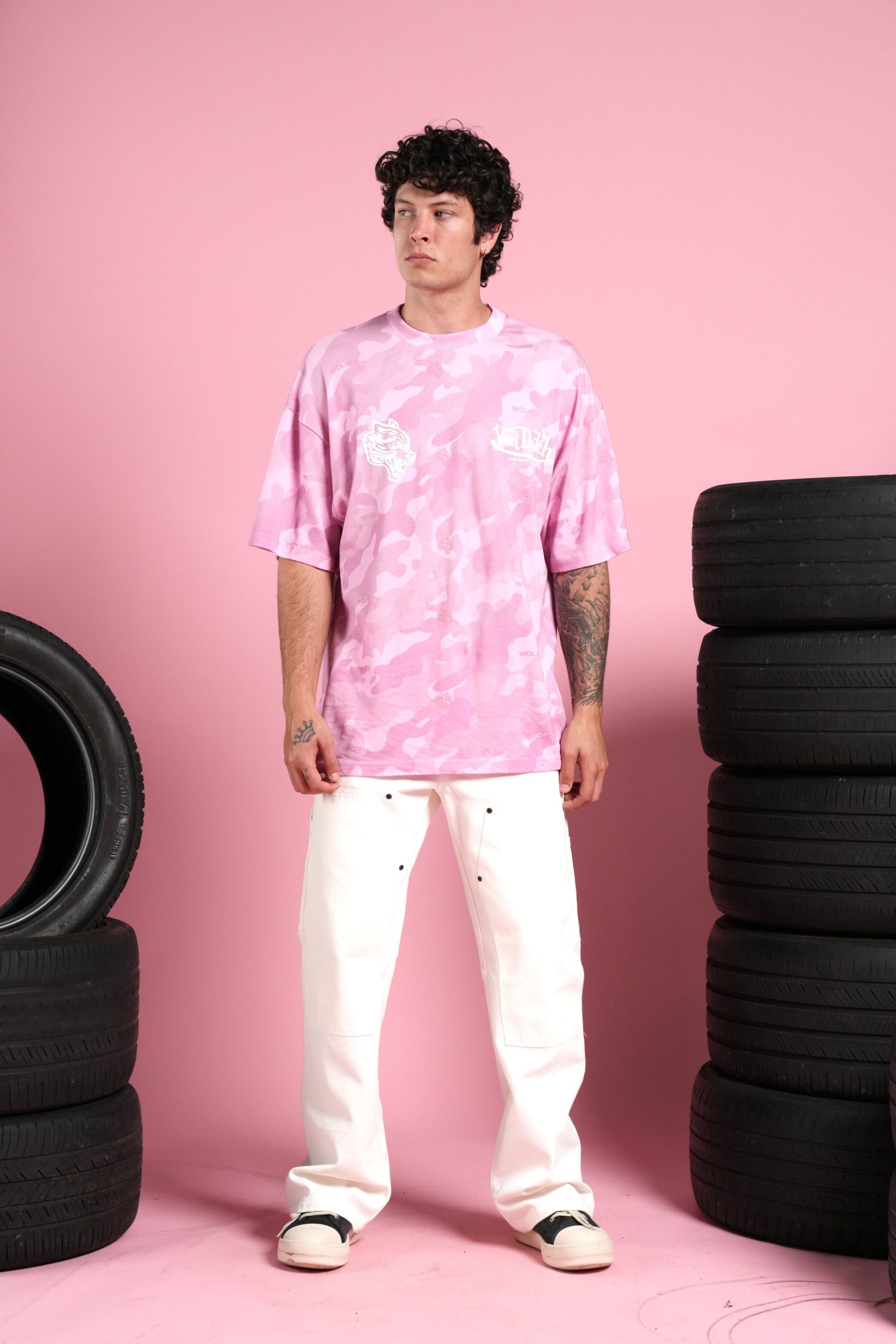 Von Wild V2 Premium Oversized Tee in Dsvd Bubblegum Camo - Image 5