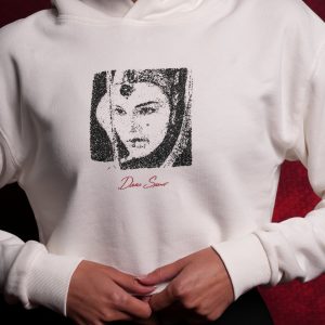 The Queen Wyoming (Cropped) Hoodie in Cream