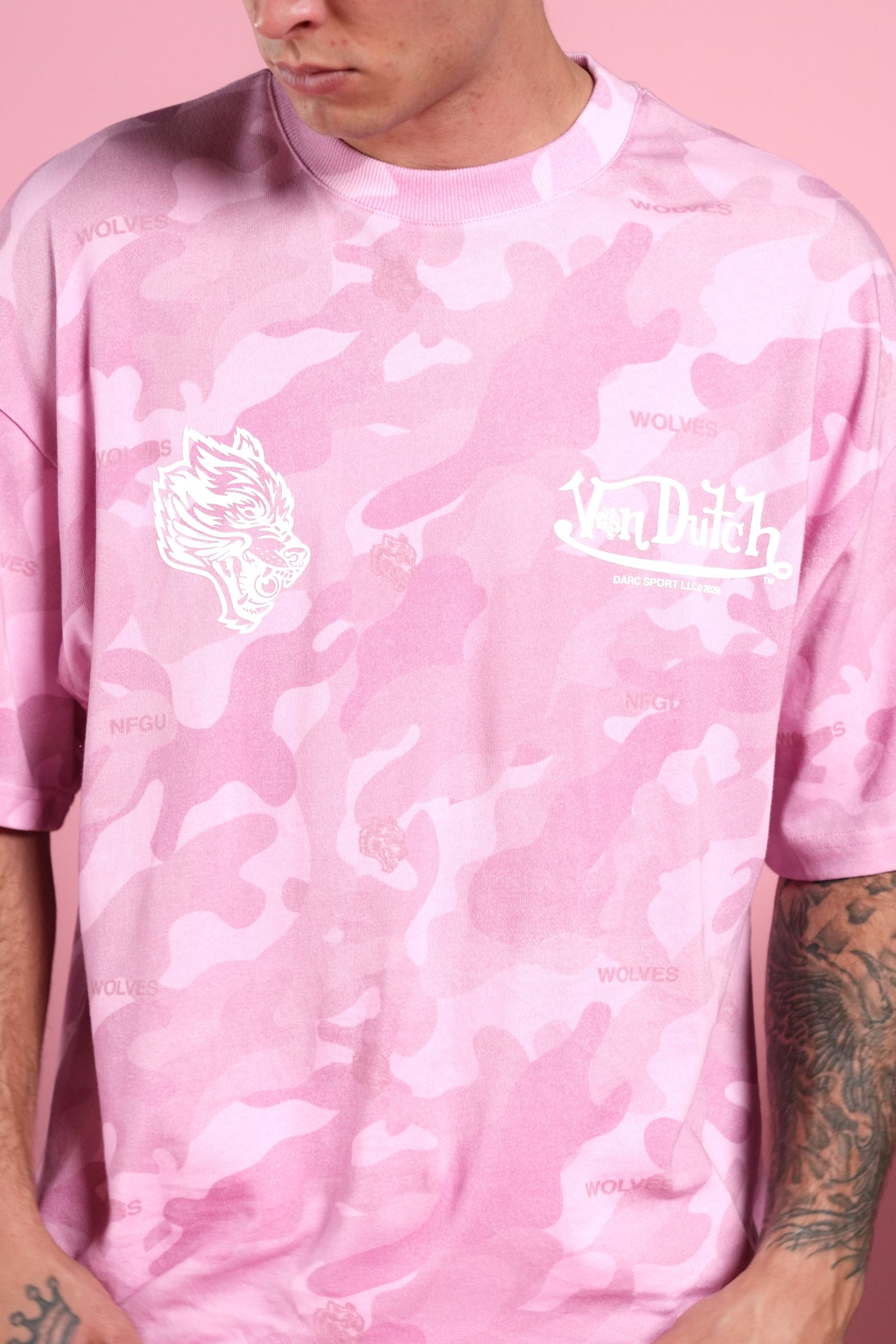 Von Wild V2 Premium Oversized Tee in Dsvd Bubblegum Camo - Image 7