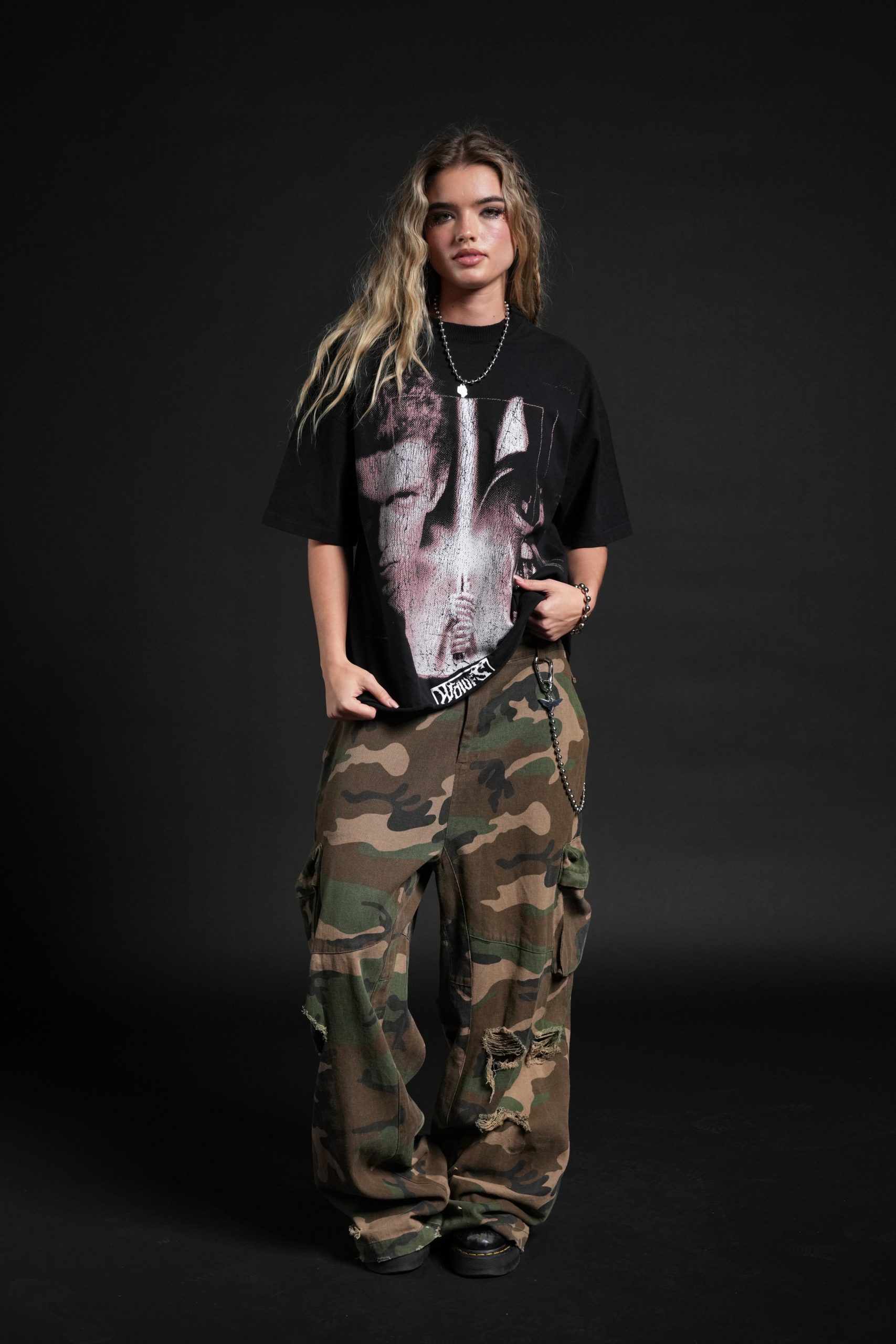 Awakened Power Grunge Mid Length Raw Hem Tee in Black - Image 5
