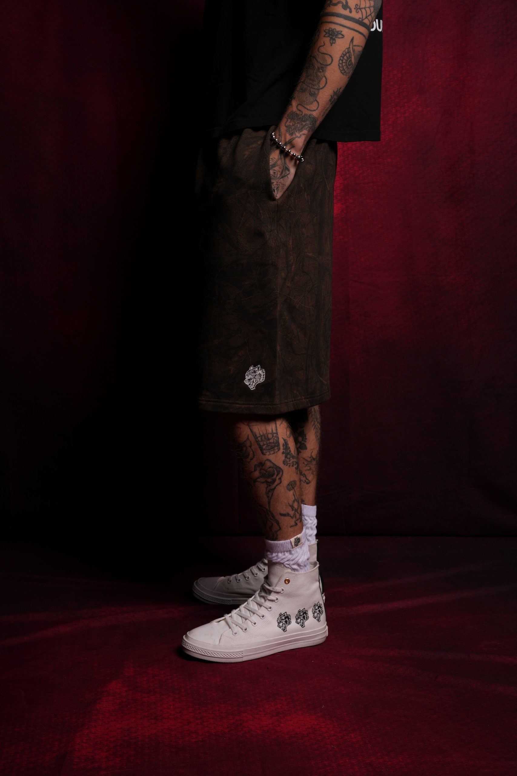 Dual Oversized Osiris Sweat Shorts in Brown Driftwood Forest Camo - Image 4