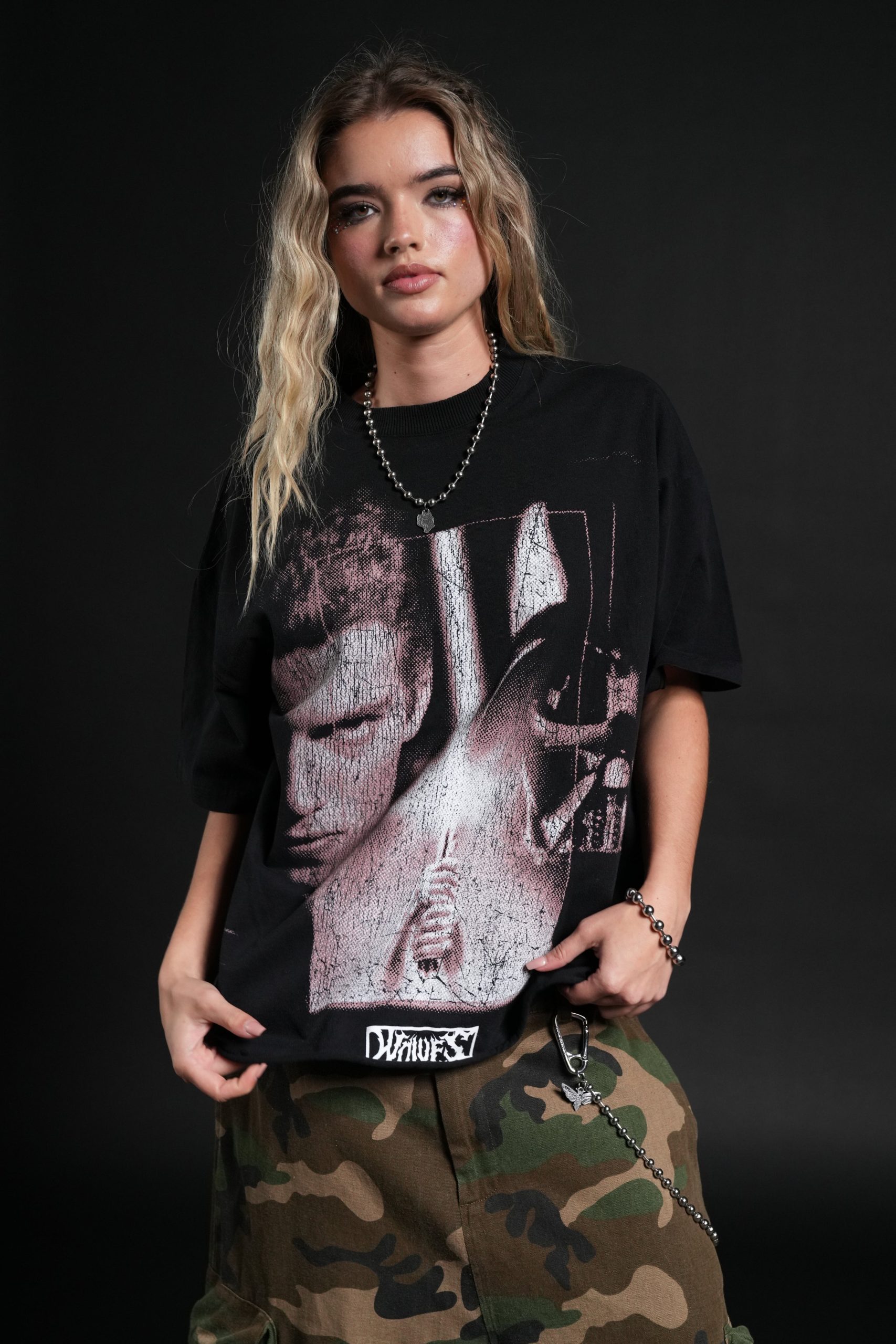 Awakened Power Grunge Mid Length Raw Hem Tee in Black - Image 4