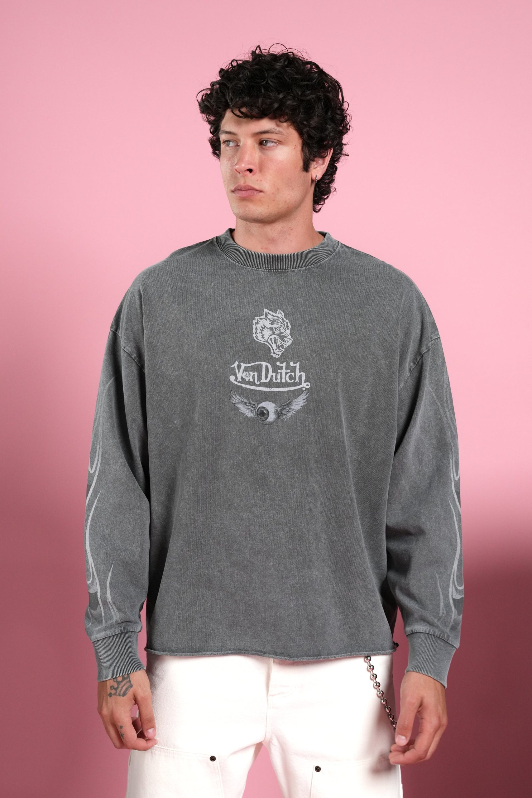 Take-Off Grunge Mid-Length Raw Hem LS Tee in Wolf Gray - Image 2