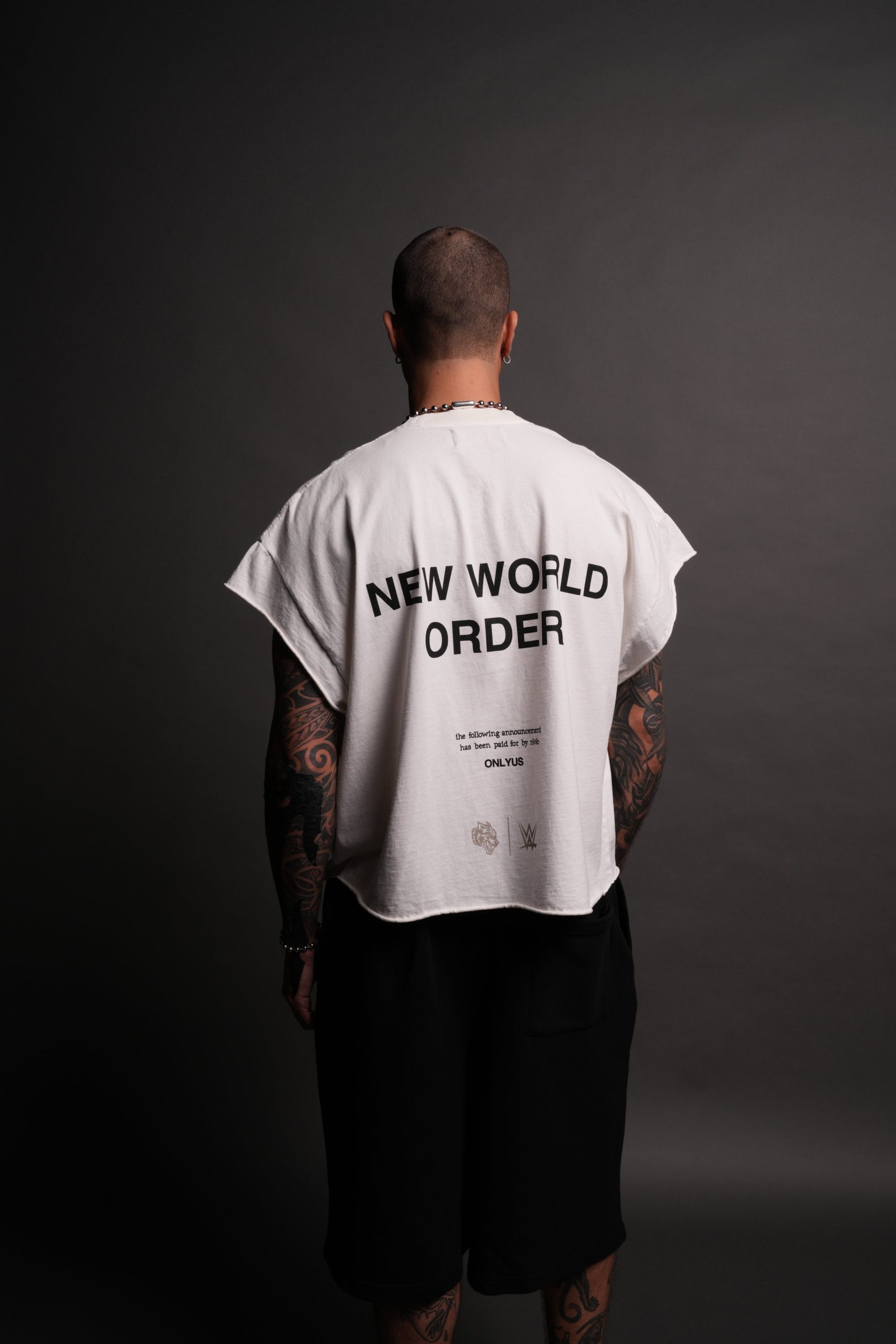 New World Order Grunge Cut-Off Tee in Cream - Image 4