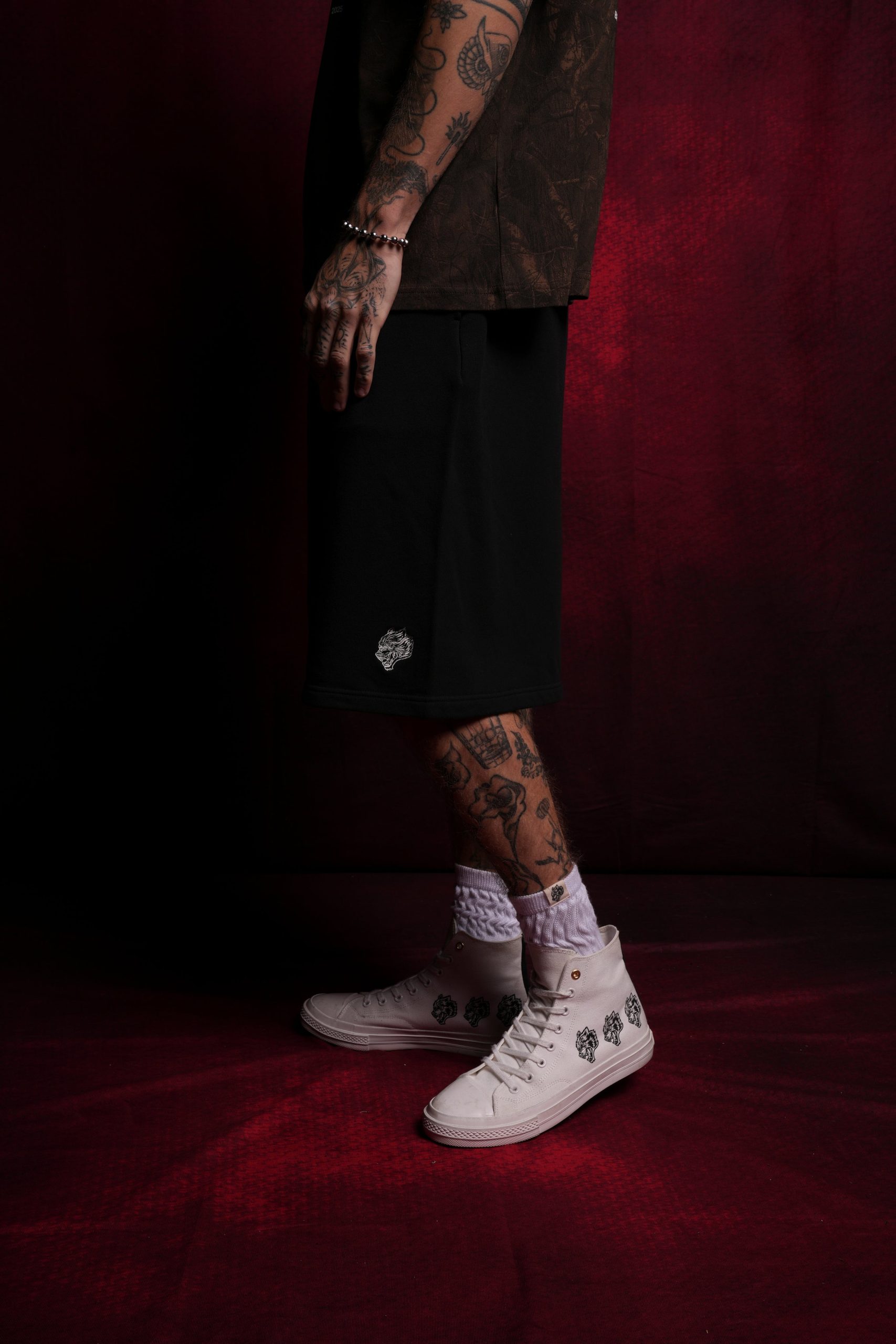 Dual Oversized Osiris Sweat Shorts in Black - Image 4