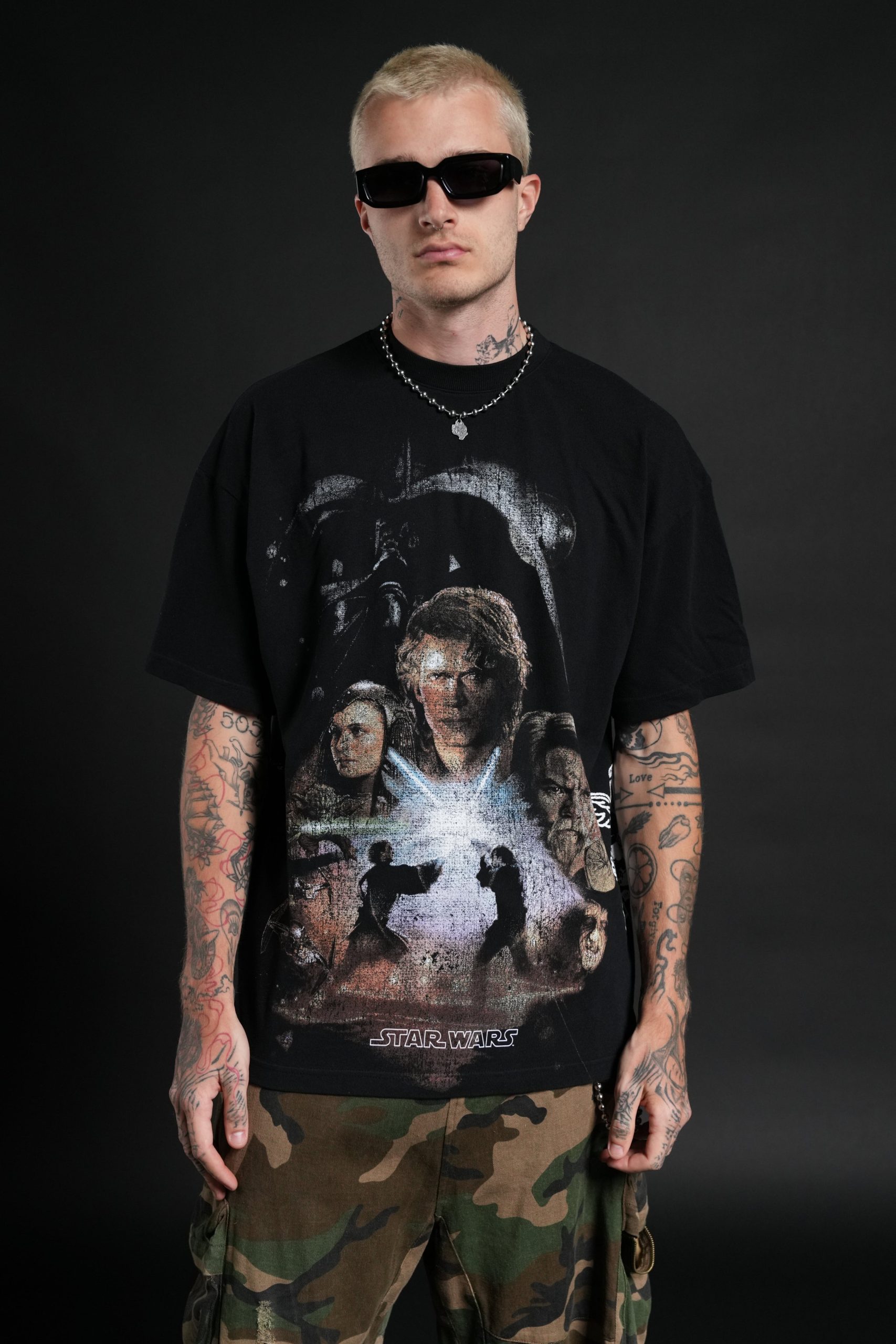 Revenge Of The Sith Side-By-Side Series Premium Tee in Black - Image 4