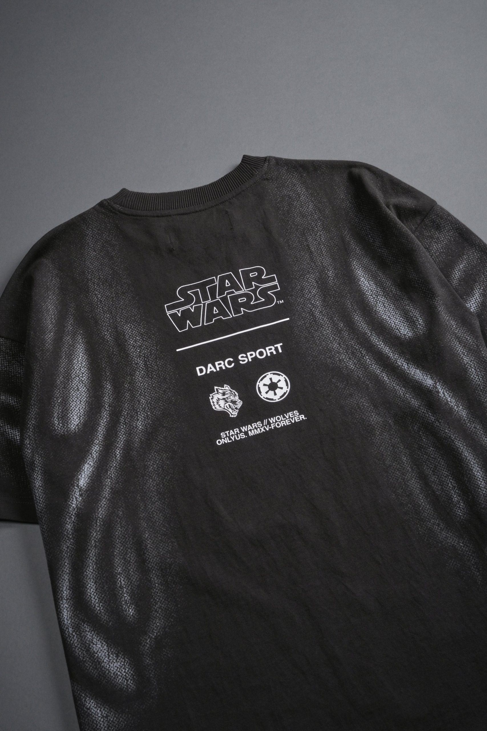 Dark Flame Grunge Mid Length Raw Hem Tee in Wolf Gray - Image 4