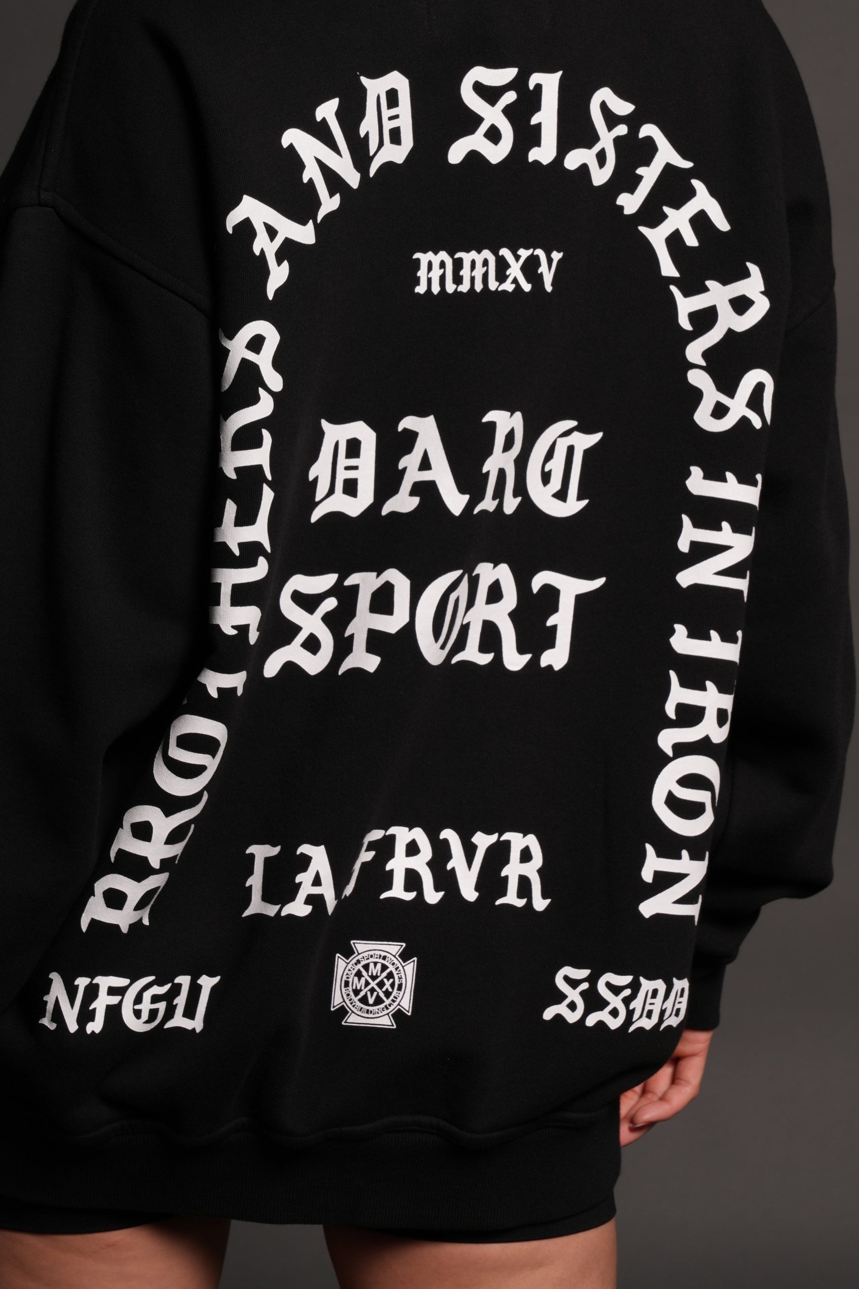 La Cherub London Crewneck in Black - Image 18