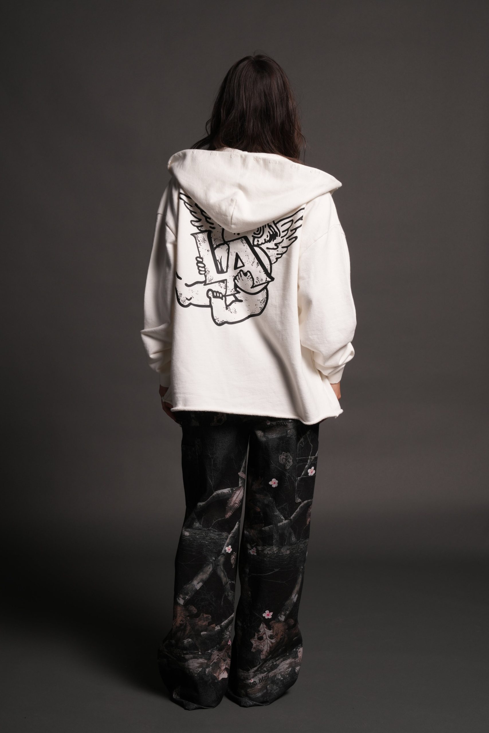 Los Cherub Distressed Grunge Mid Length Raw Hem Zip Hoodie in Cream - Image 12