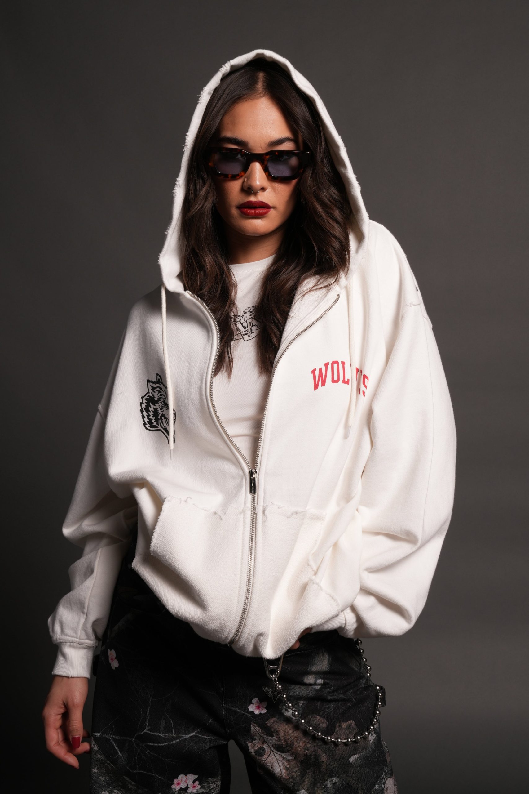 La Ca Frvr Grunge Moatis Zip Hoodie in Cream - Image 8