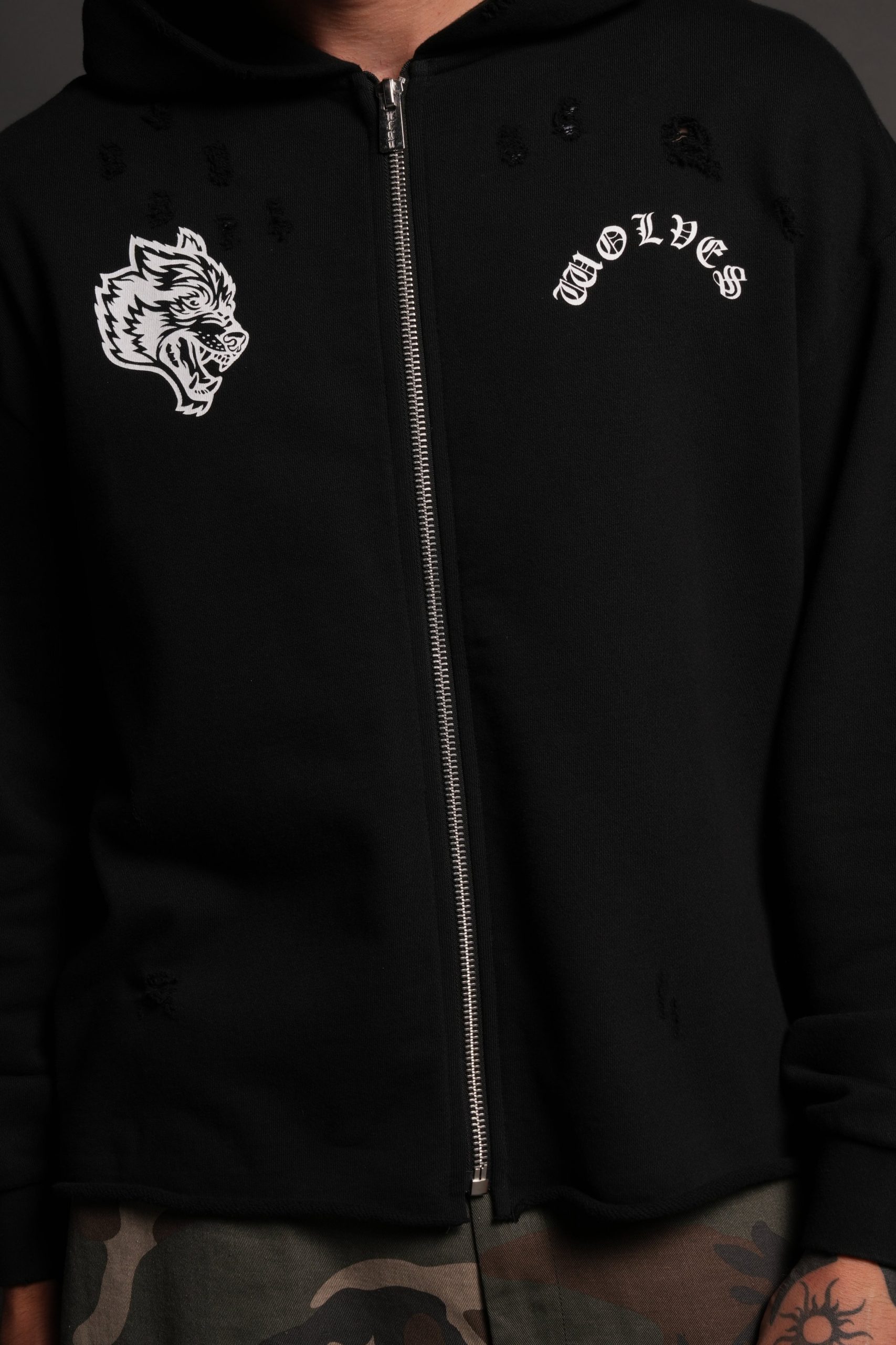 Los Cherub Distressed Grunge Mid Length Raw Hem Zip Hoodie in Black - Image 7