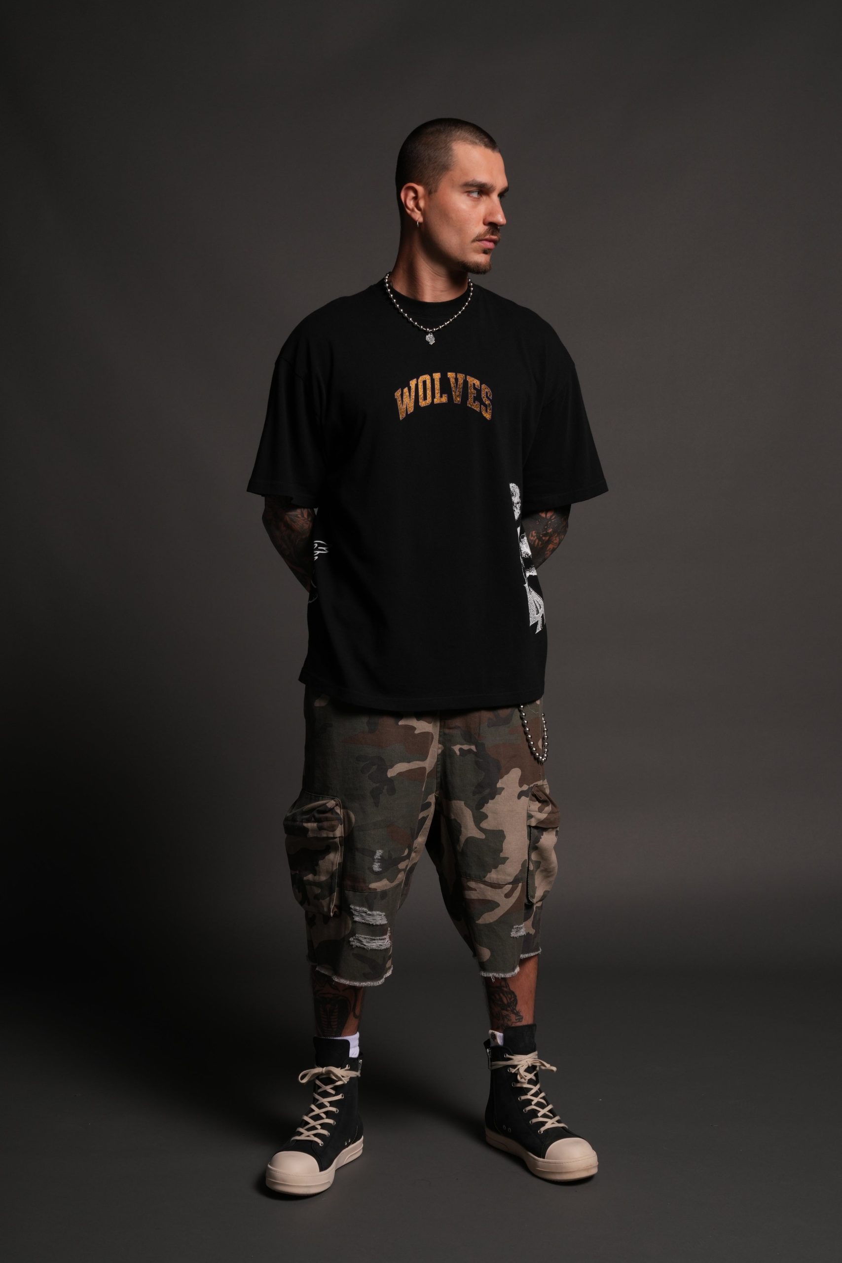 La Has Your Back Premium Oversized Tee in Black - Image 5